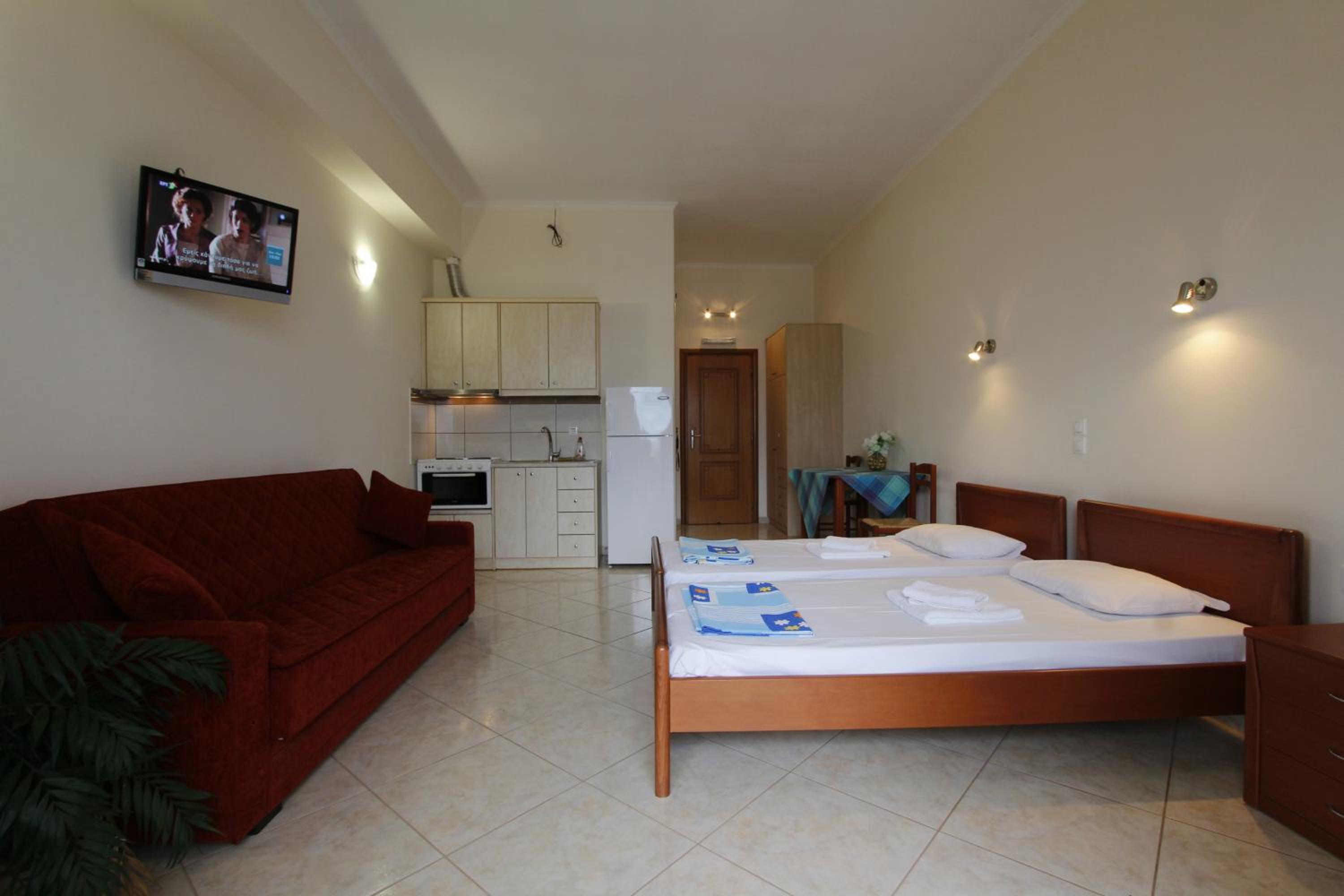 Standard Twin Room with Sofa - Photo 3