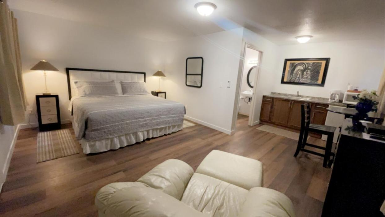 Riverfront Lodging, Photo 2