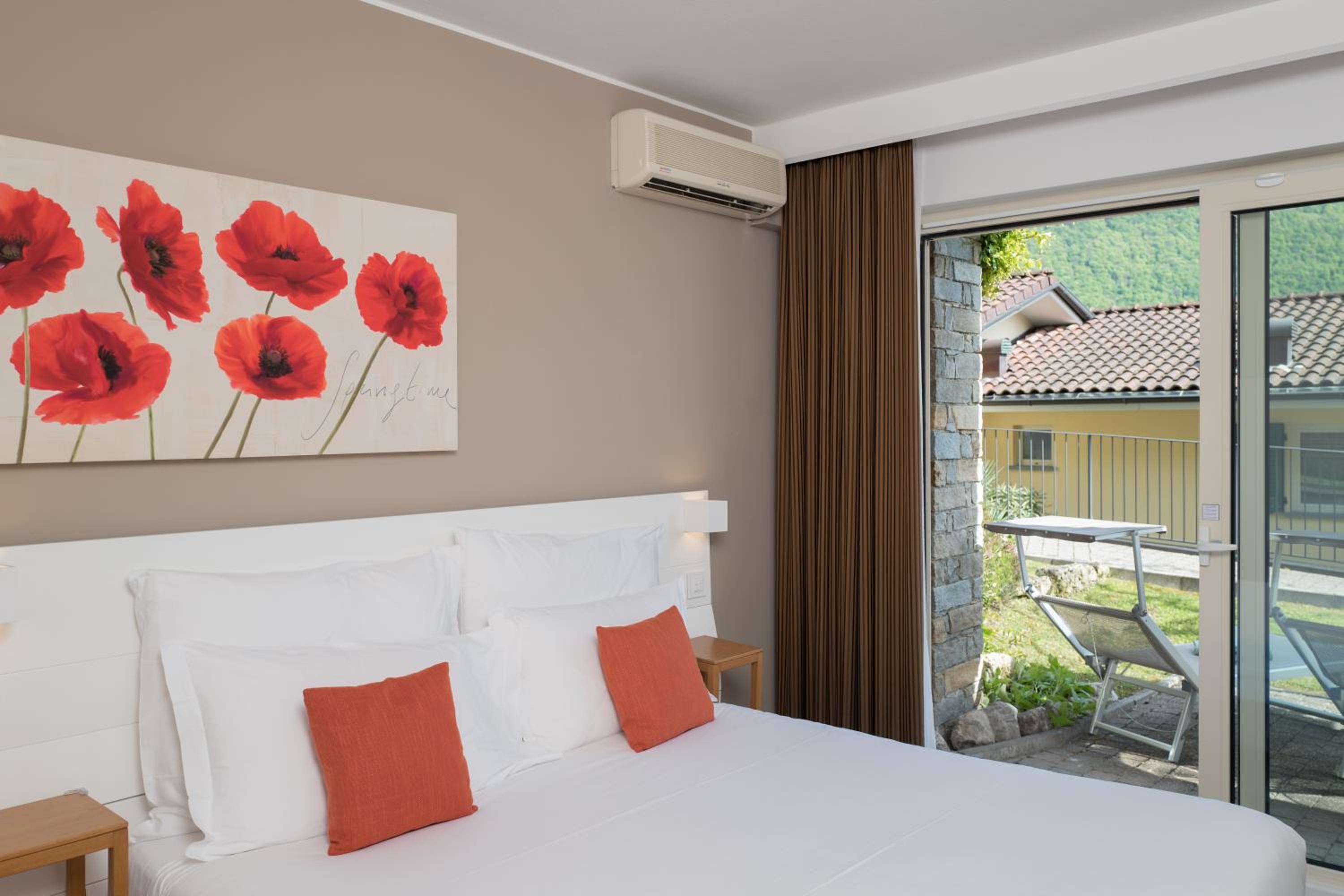 Suite with Garden View - Photo 2