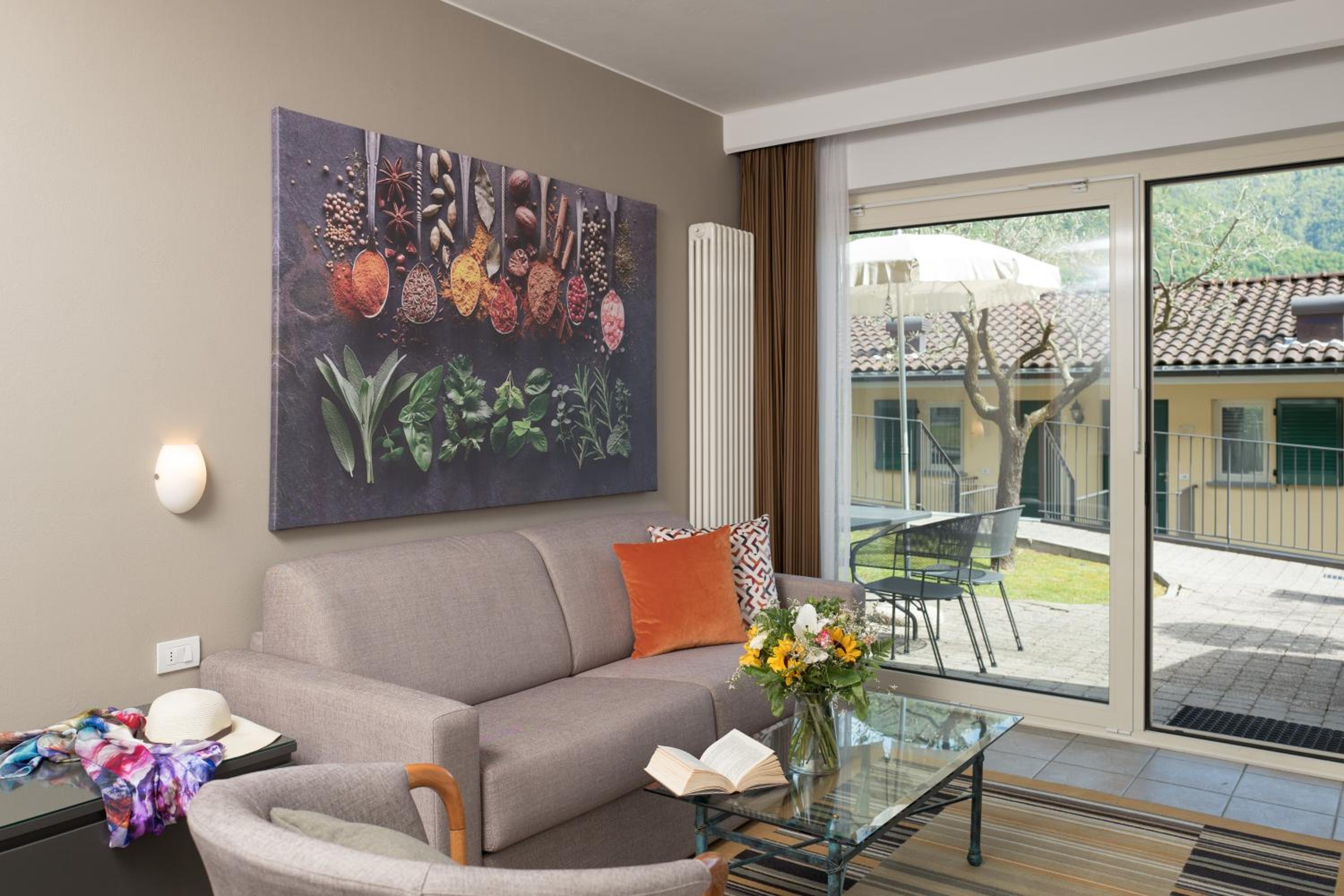 Suite with Garden View - Photo 4