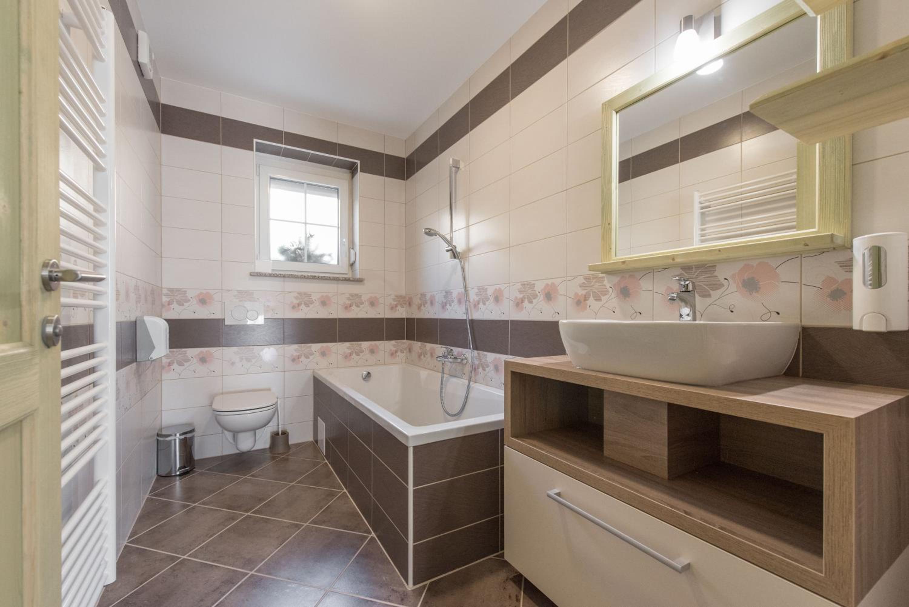 One-Bedroom Apartment with Balcony photo 2