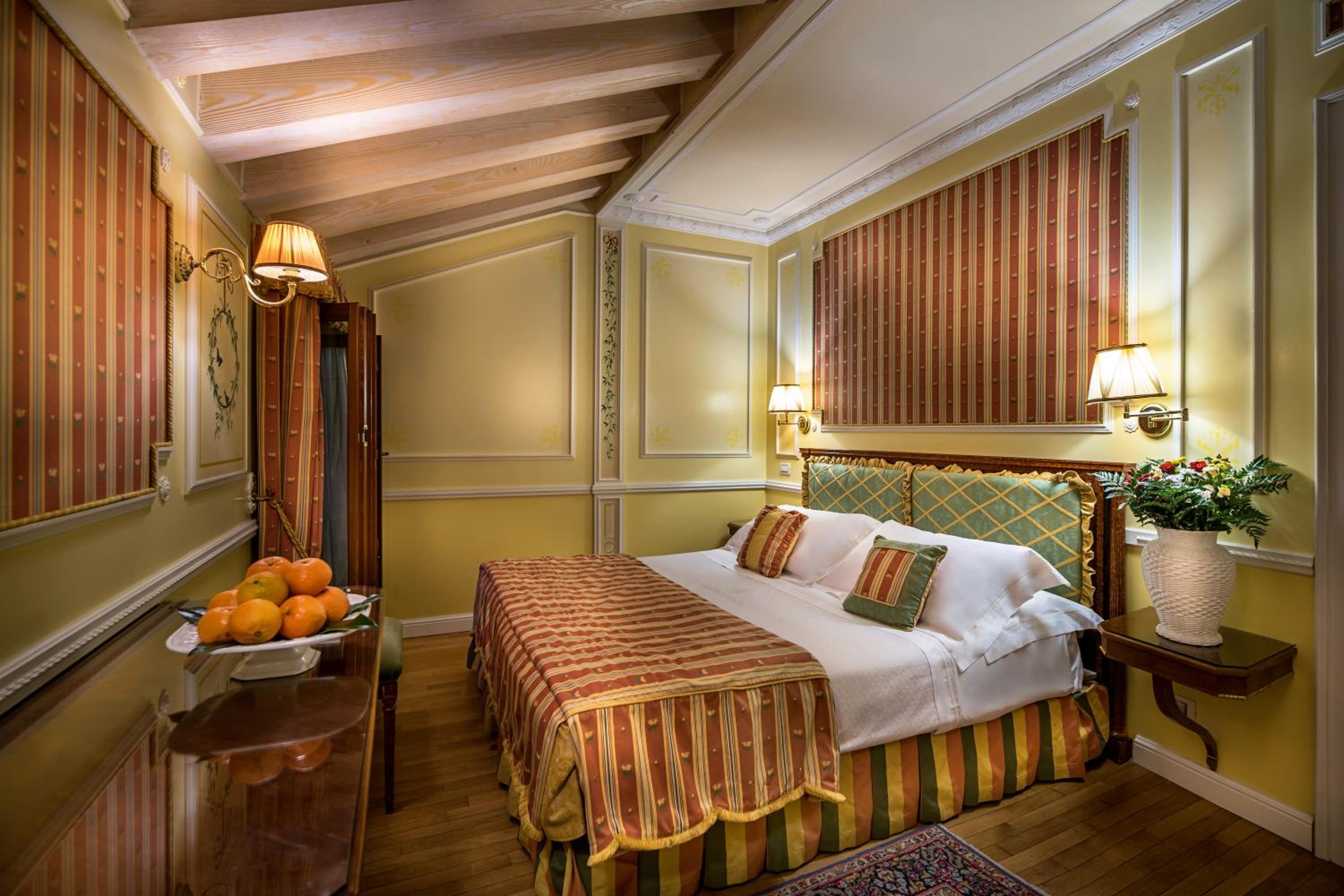 Standard Double or Twin Room - Photo 1