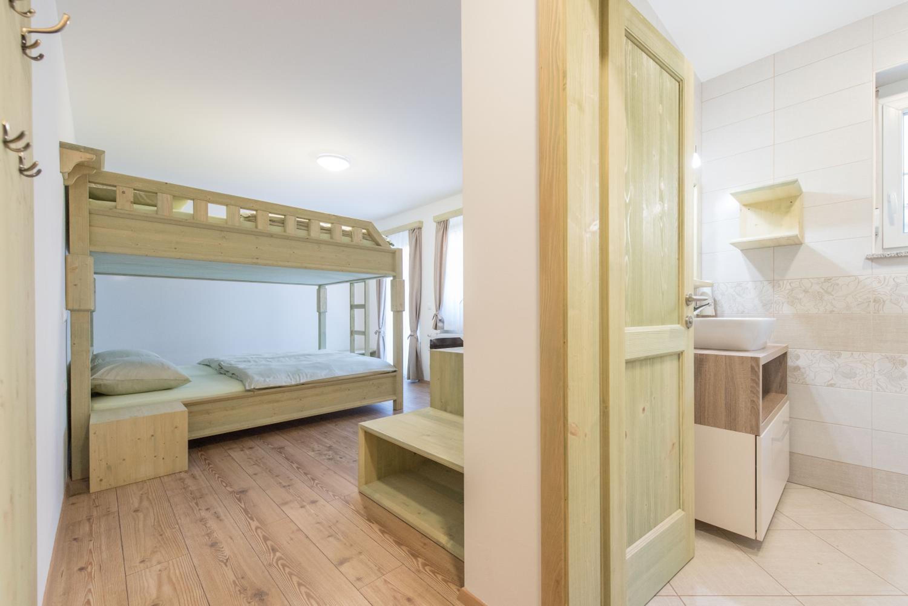 Quadruple Room (no kitchen) - Photo 3