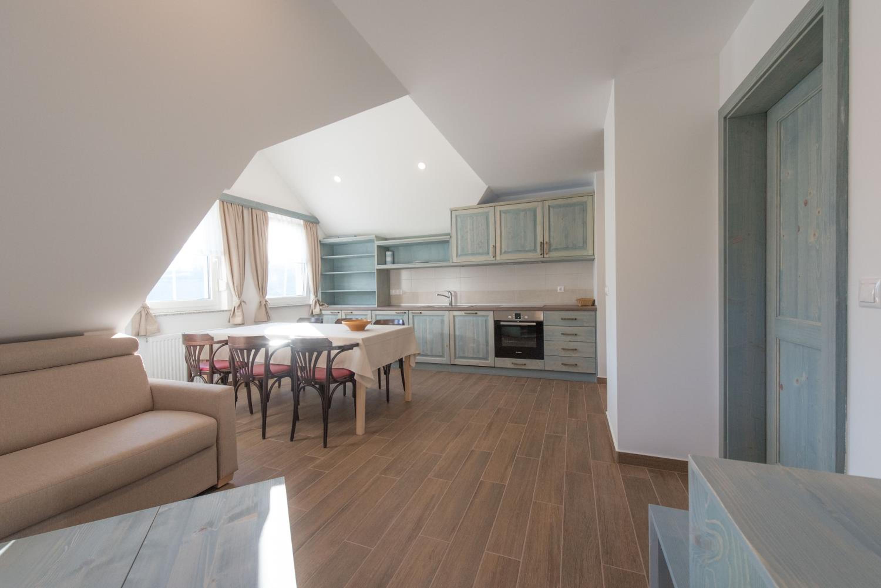 One-Bedroom Apartment - Photo 4