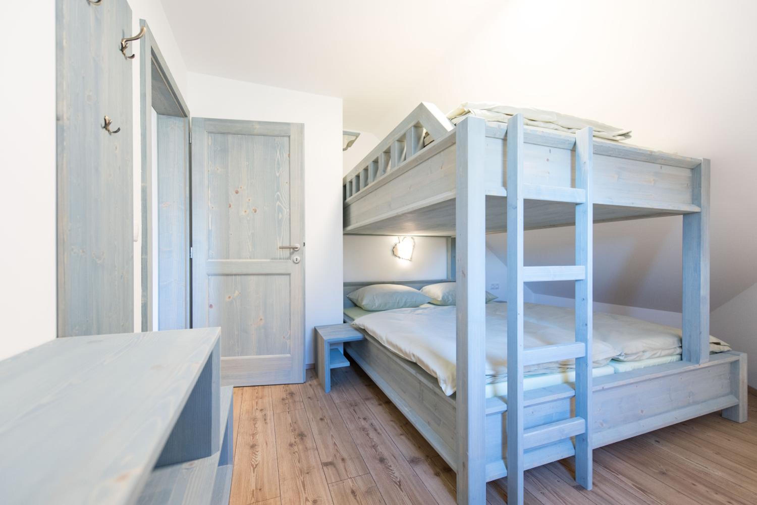 One-Bedroom Apartment - Photo 3