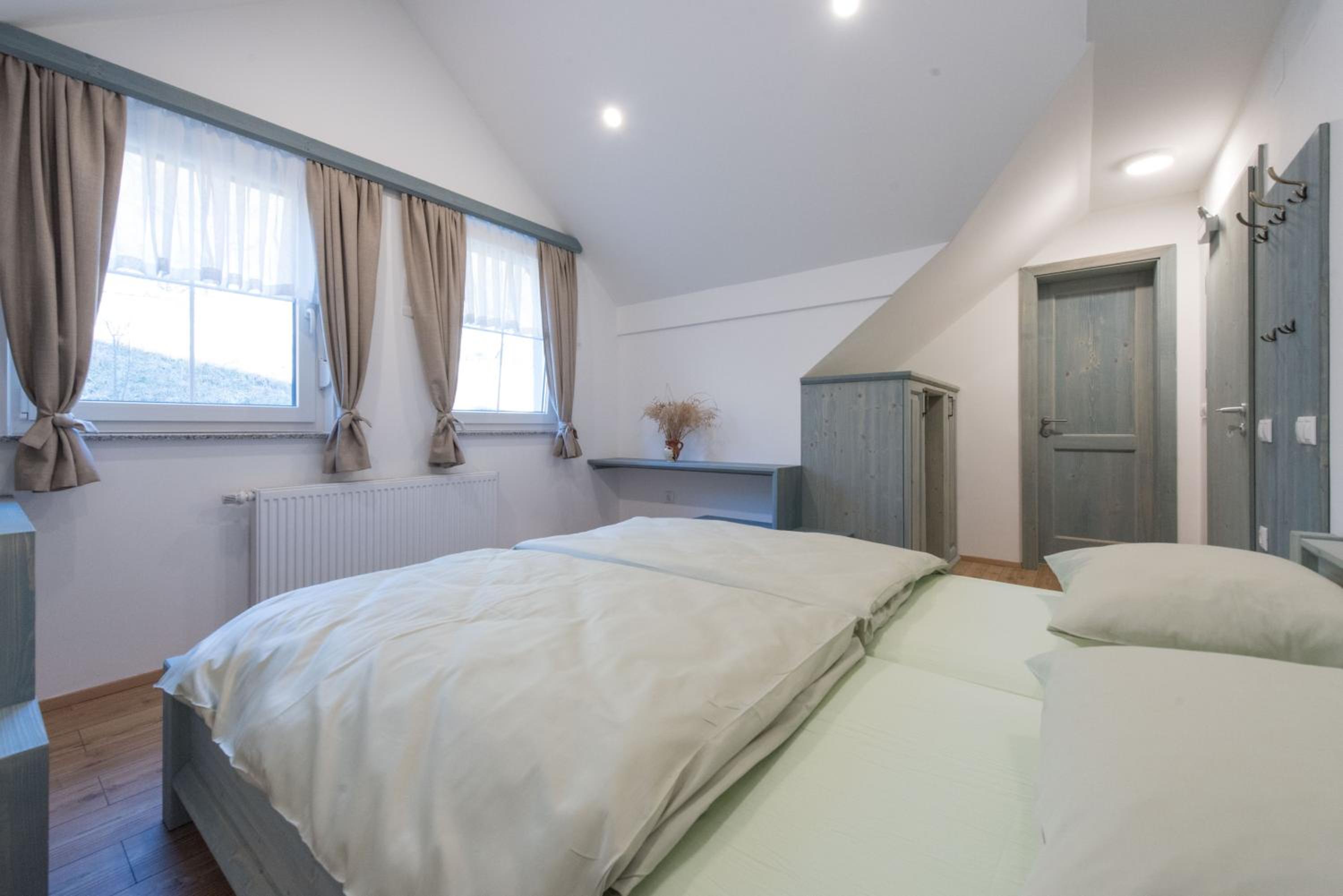 Double Room (no kitchen) - Photo 4