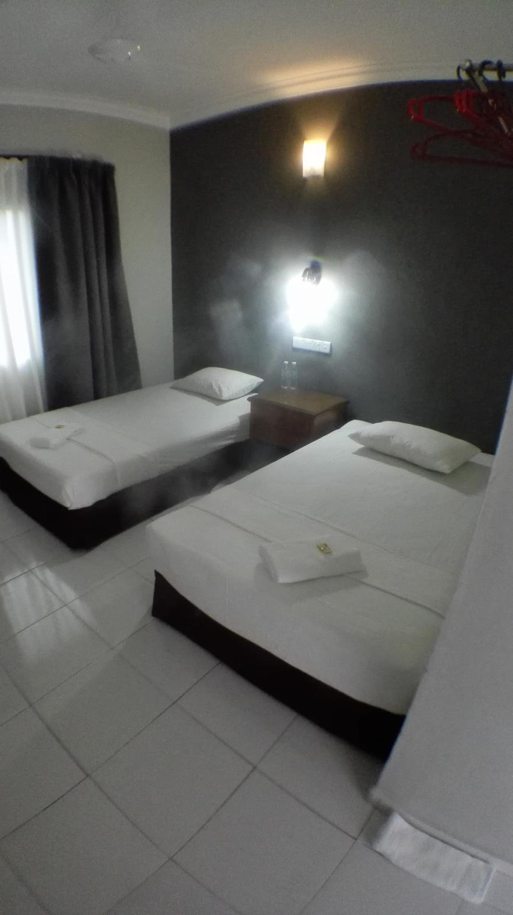 Standard Twin Room photo 2