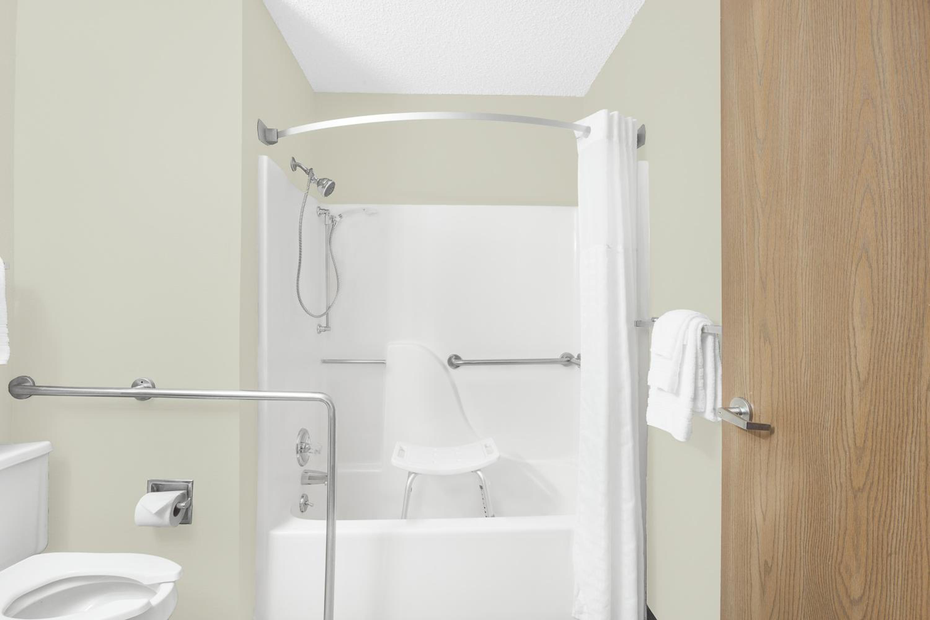 Queen Room - Mobility Access/Non-Smoking - Photo 2