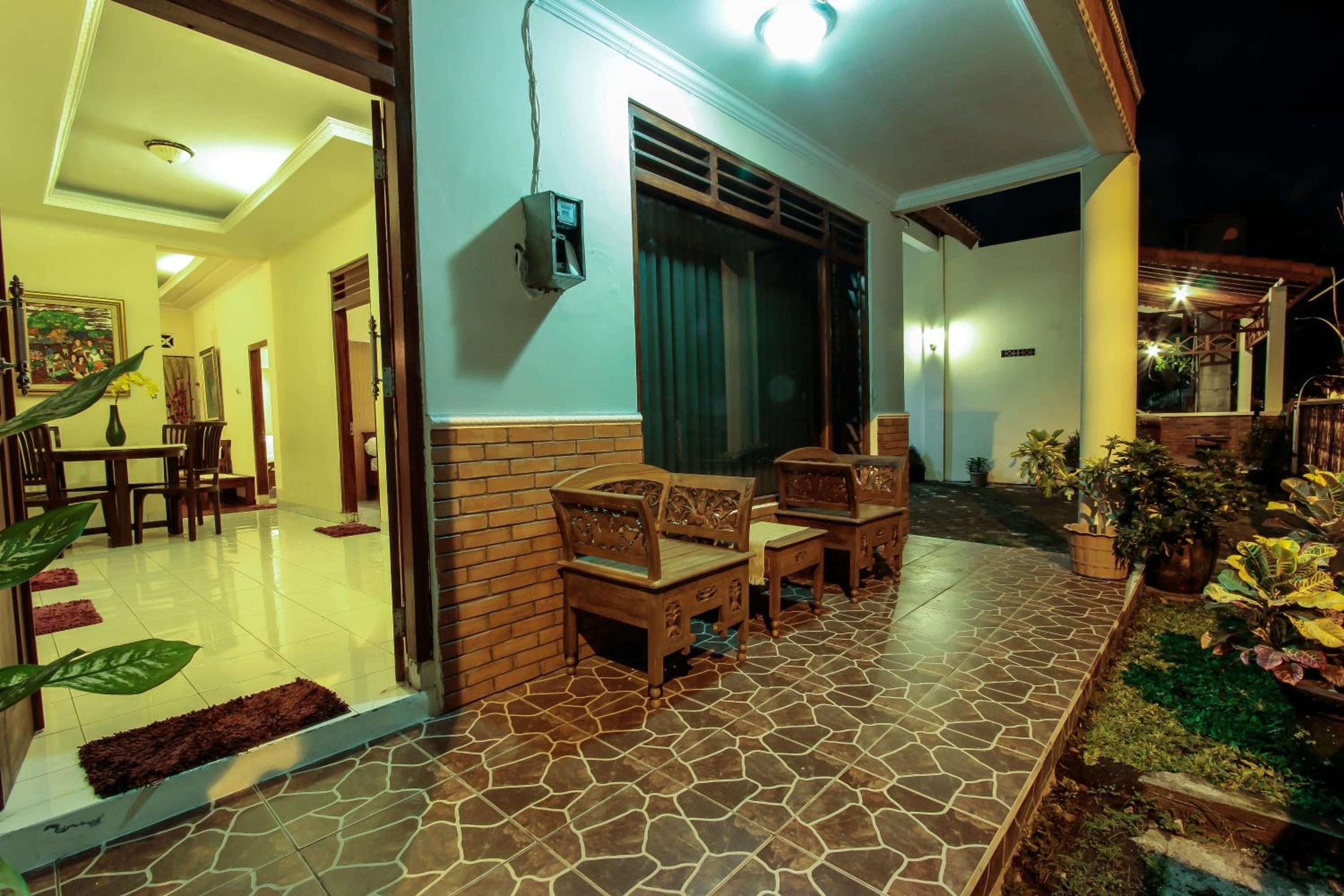 Four-Bedroom House - Photo 5