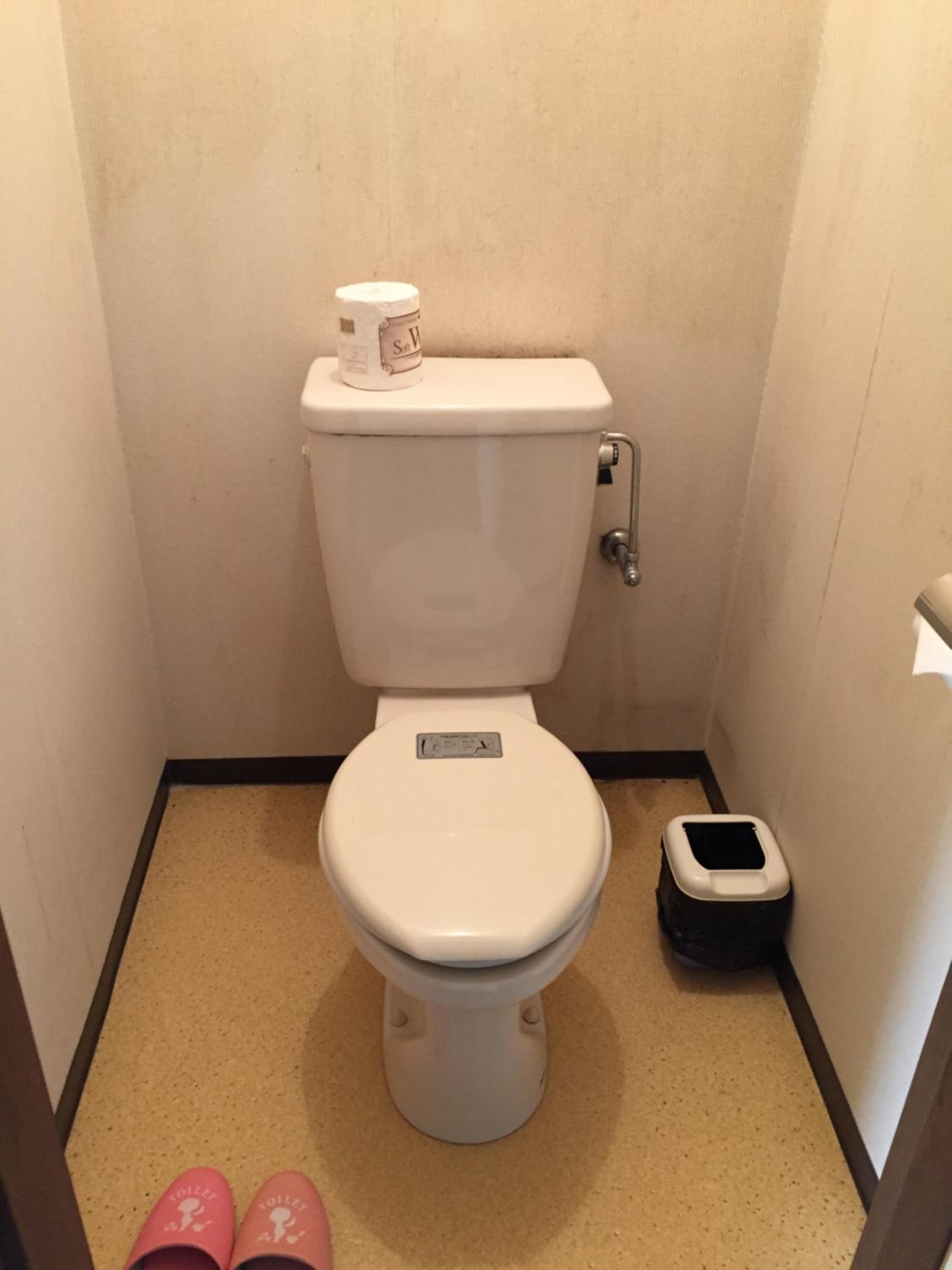 Japanese-Style Room with Shared Bathroom photo 2