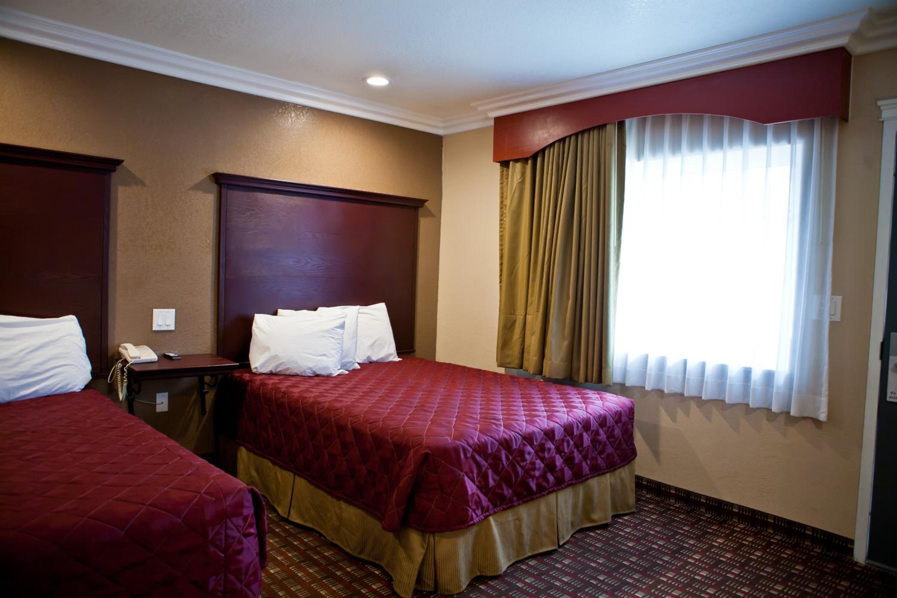 Double Queen Room photo 1