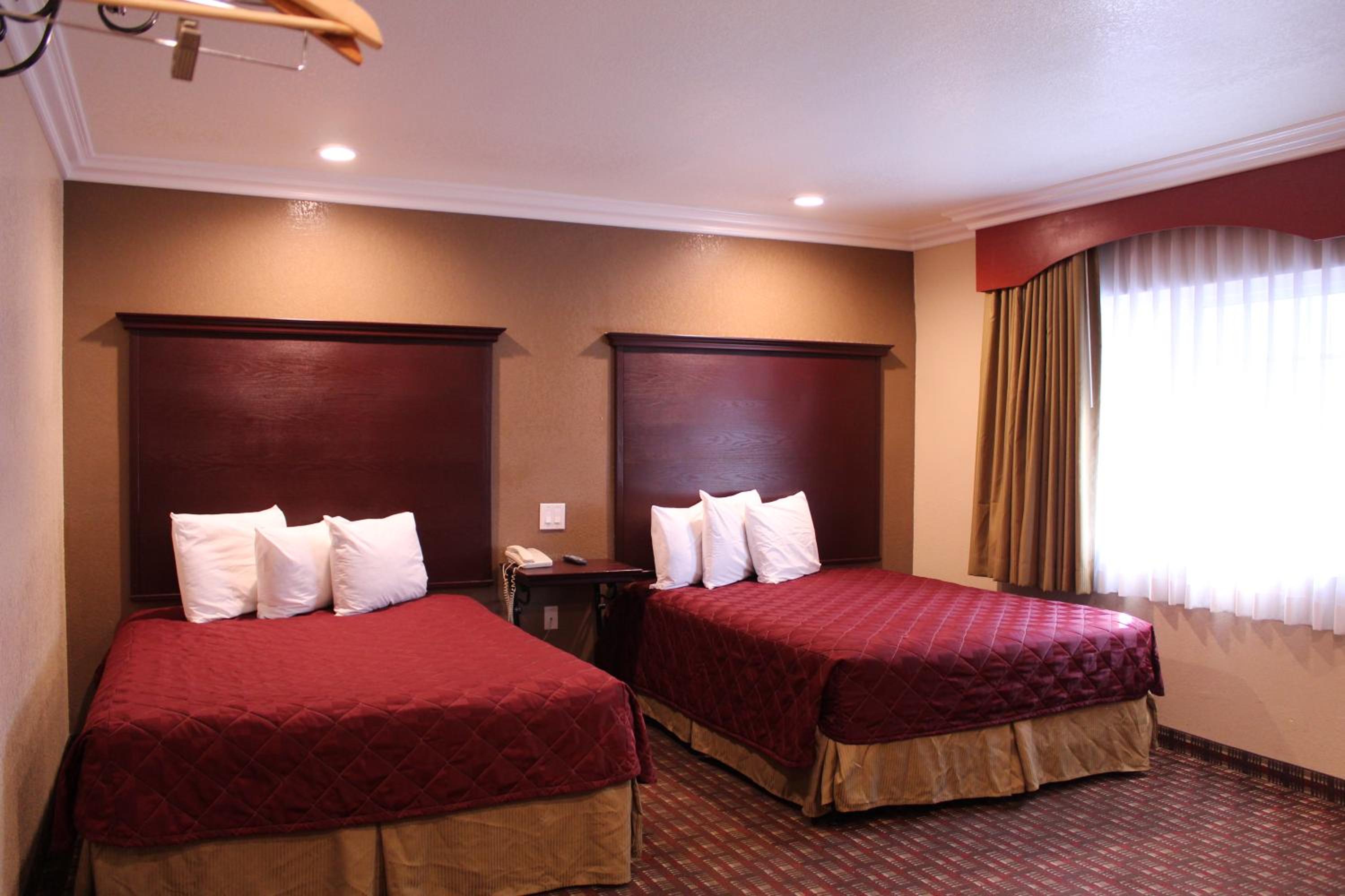 Double Queen Room photo 2