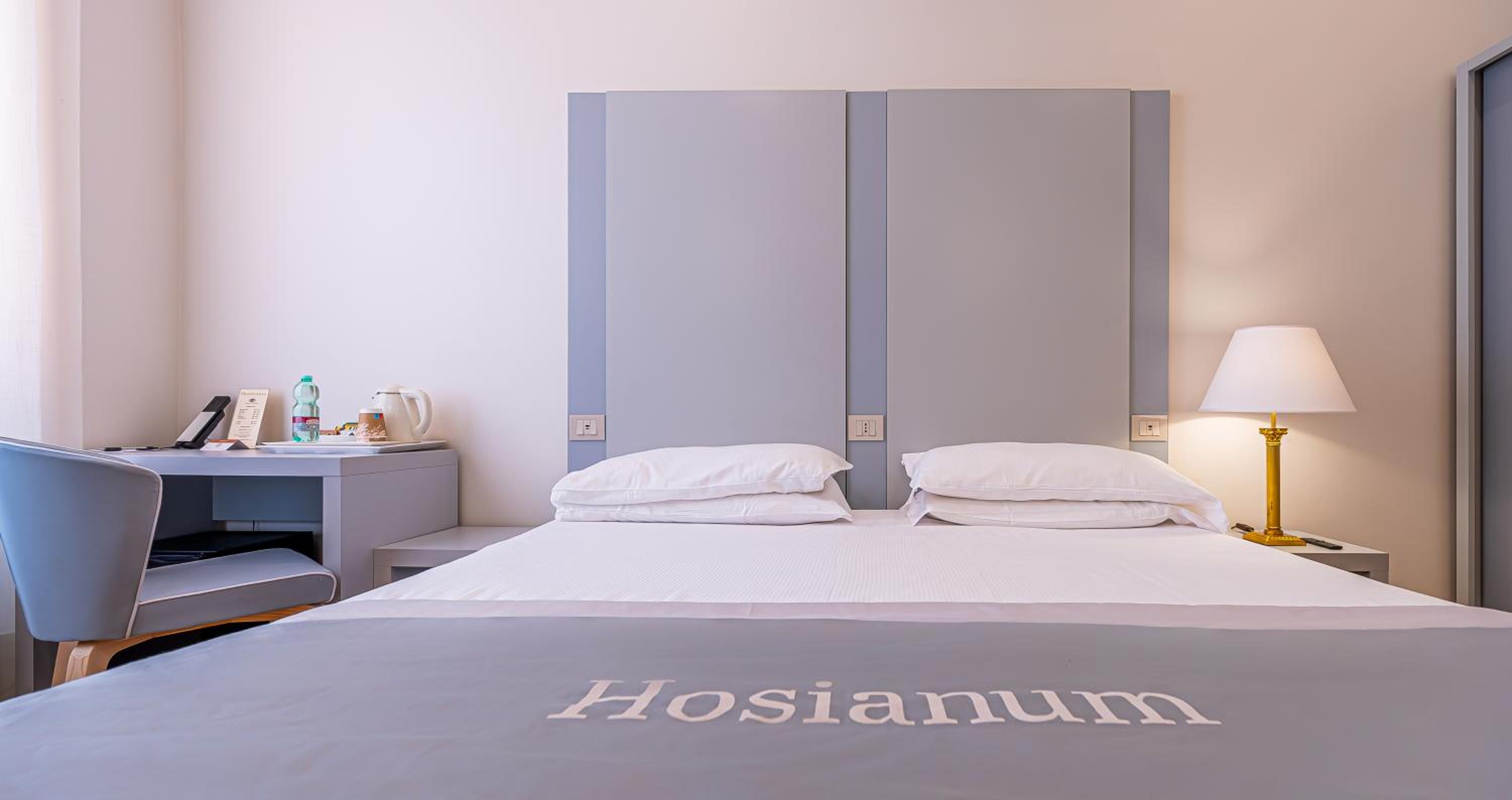 Superior Double Room thumbnail 5