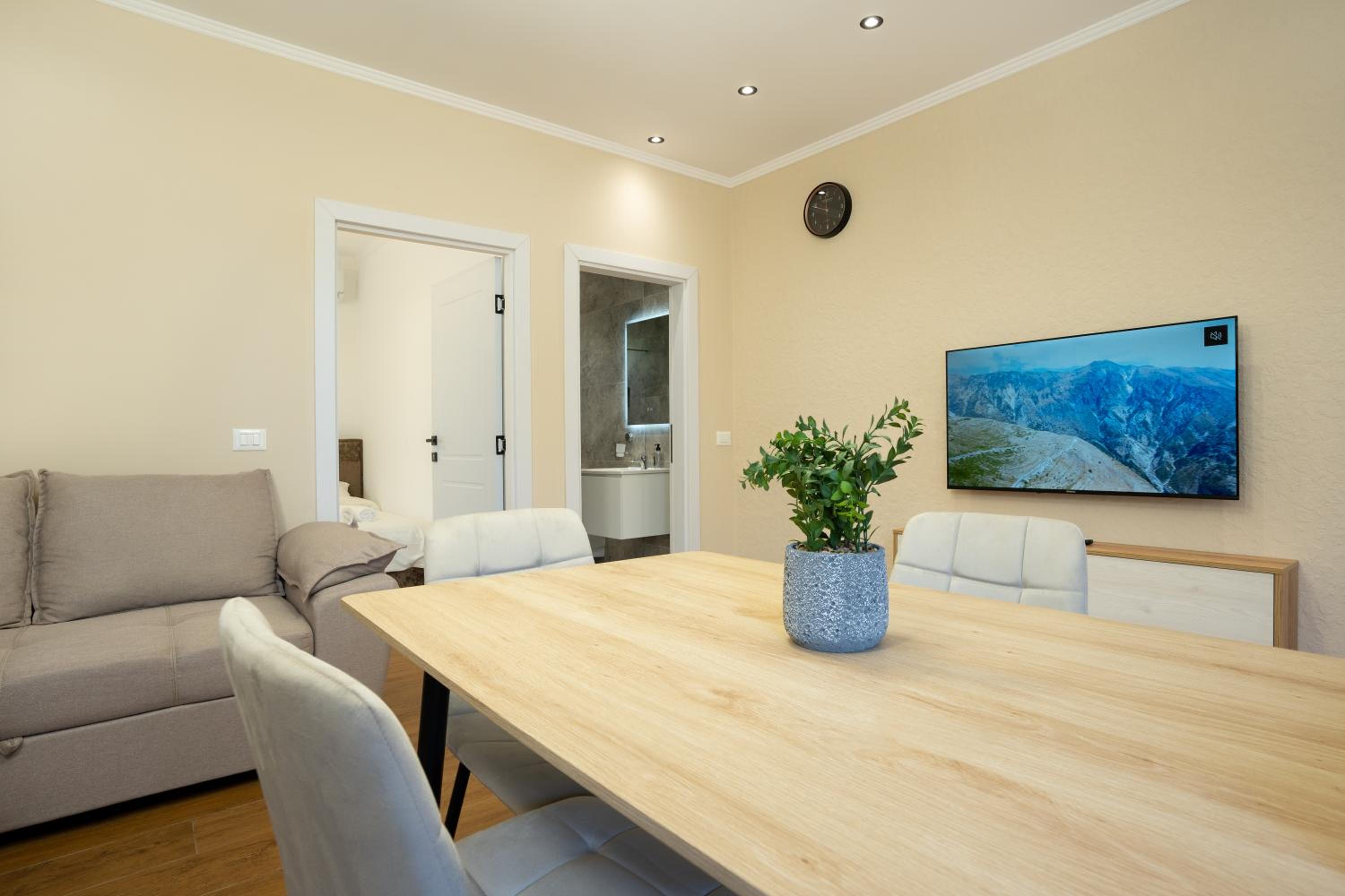 Apartment with View and Balcony photo 1