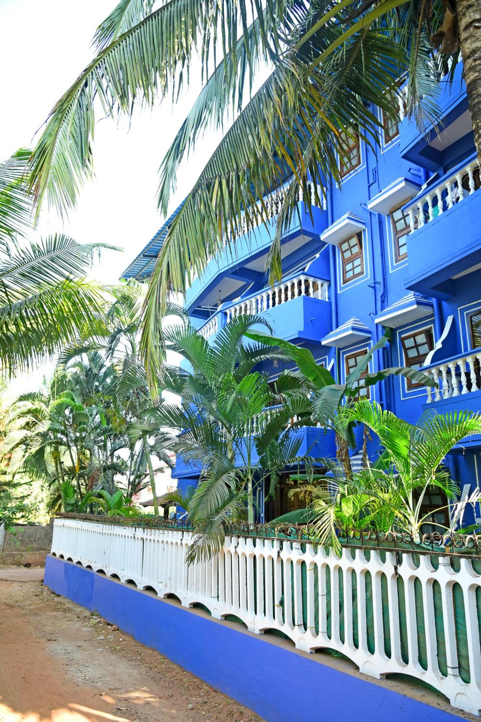 Deluxe Double Room with Balcony - Photo 3
