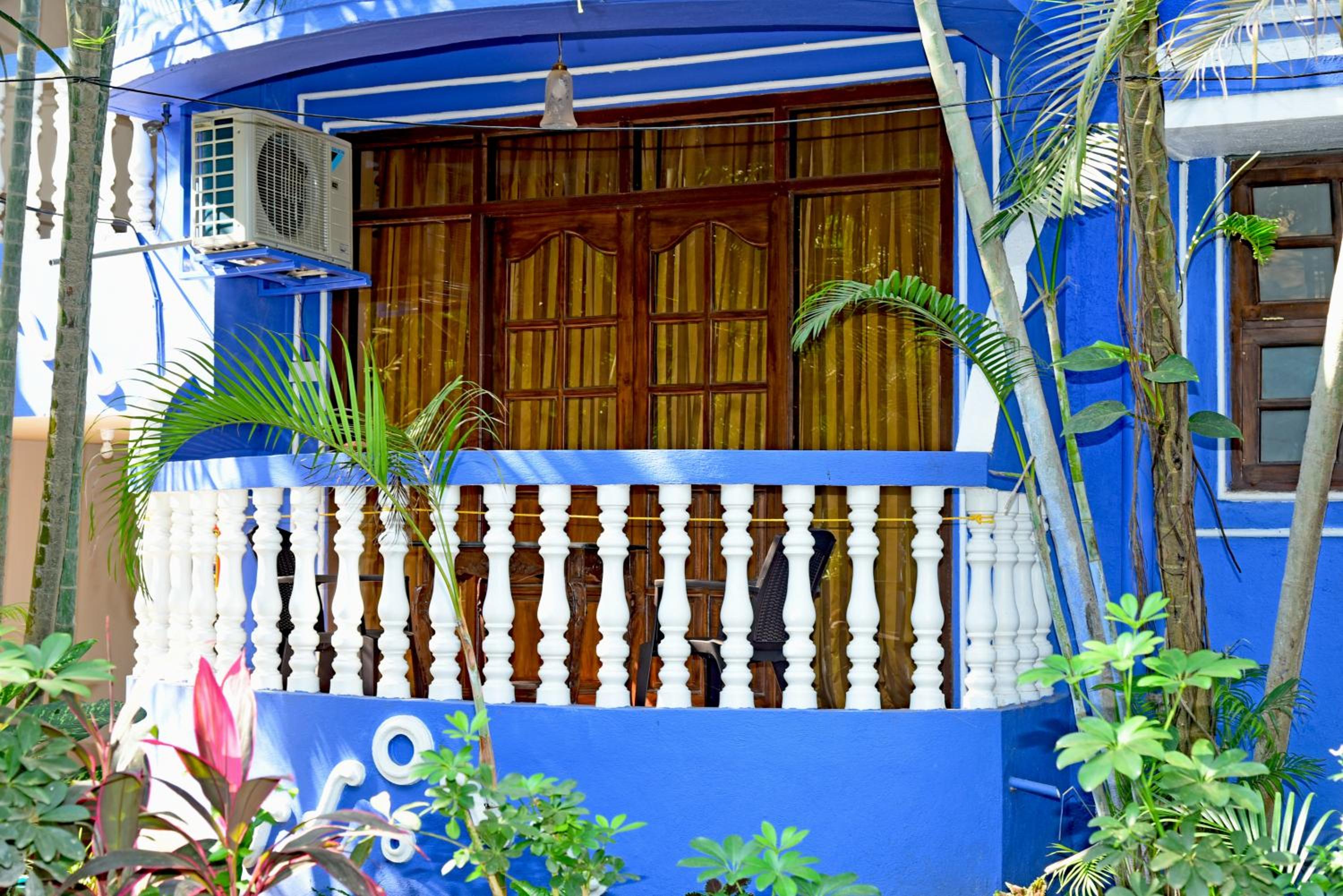 Deluxe Double Room with Balcony - Photo 15