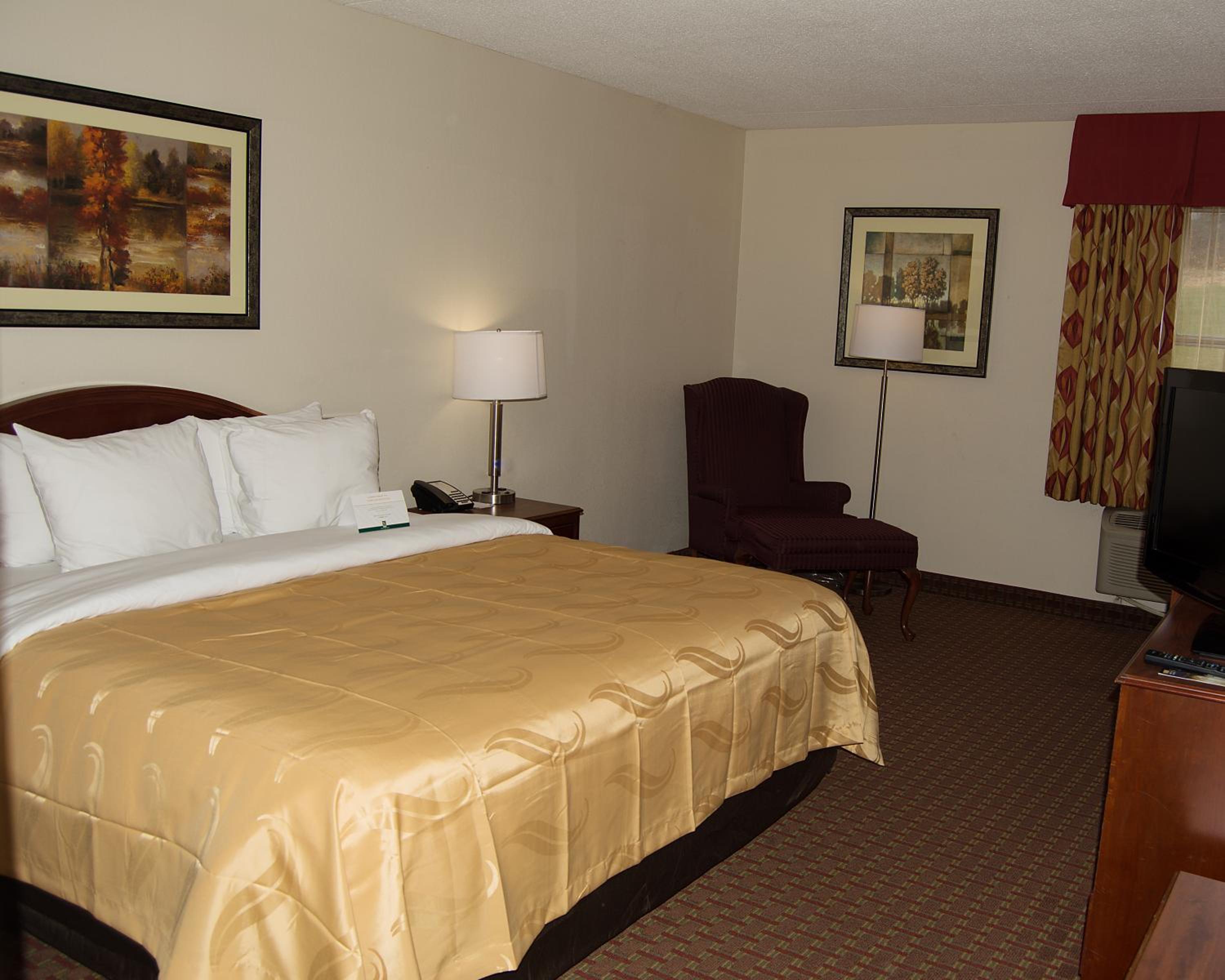 King Room - Non-Smoking photo 1