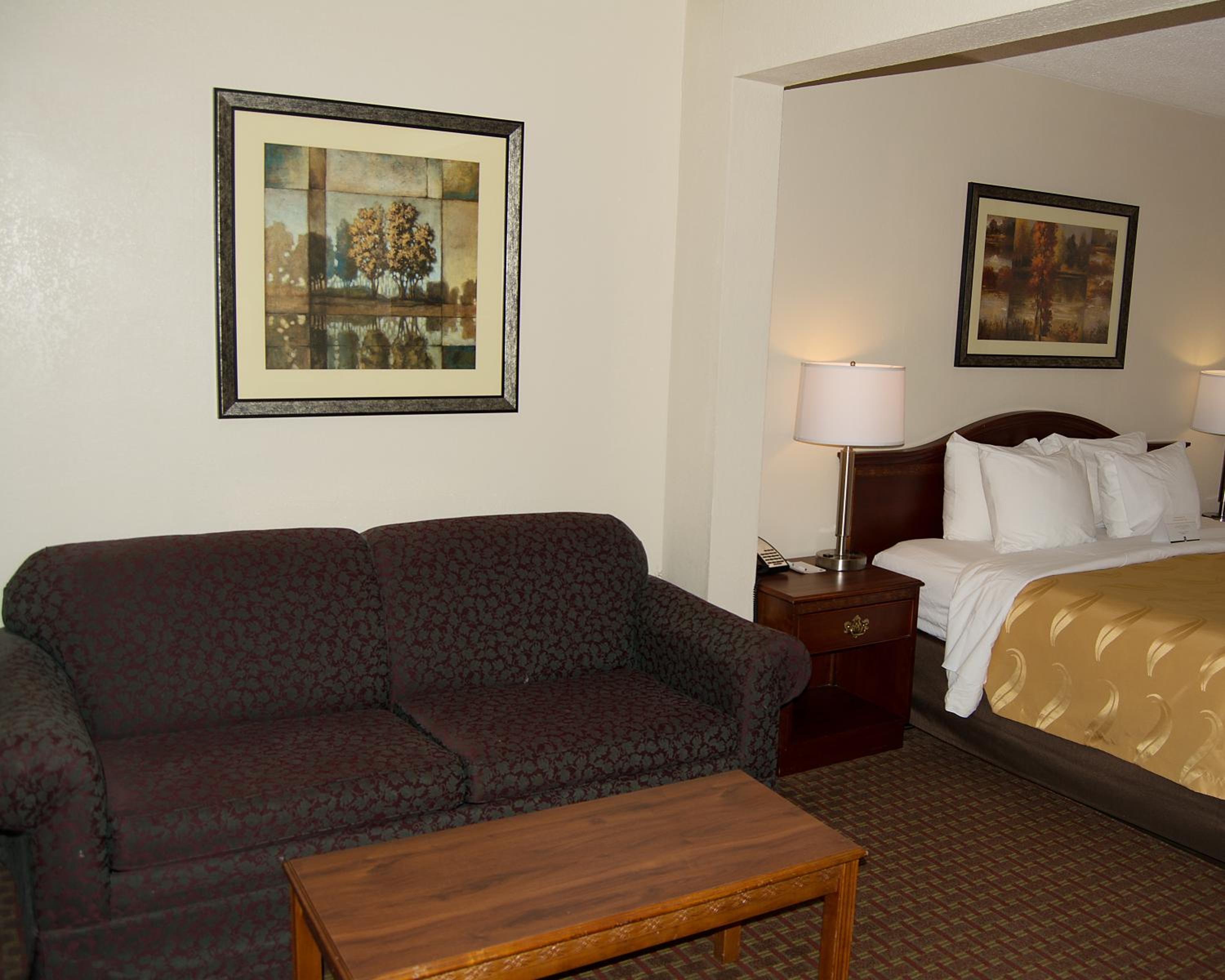 King Room - Non-Smoking photo 3