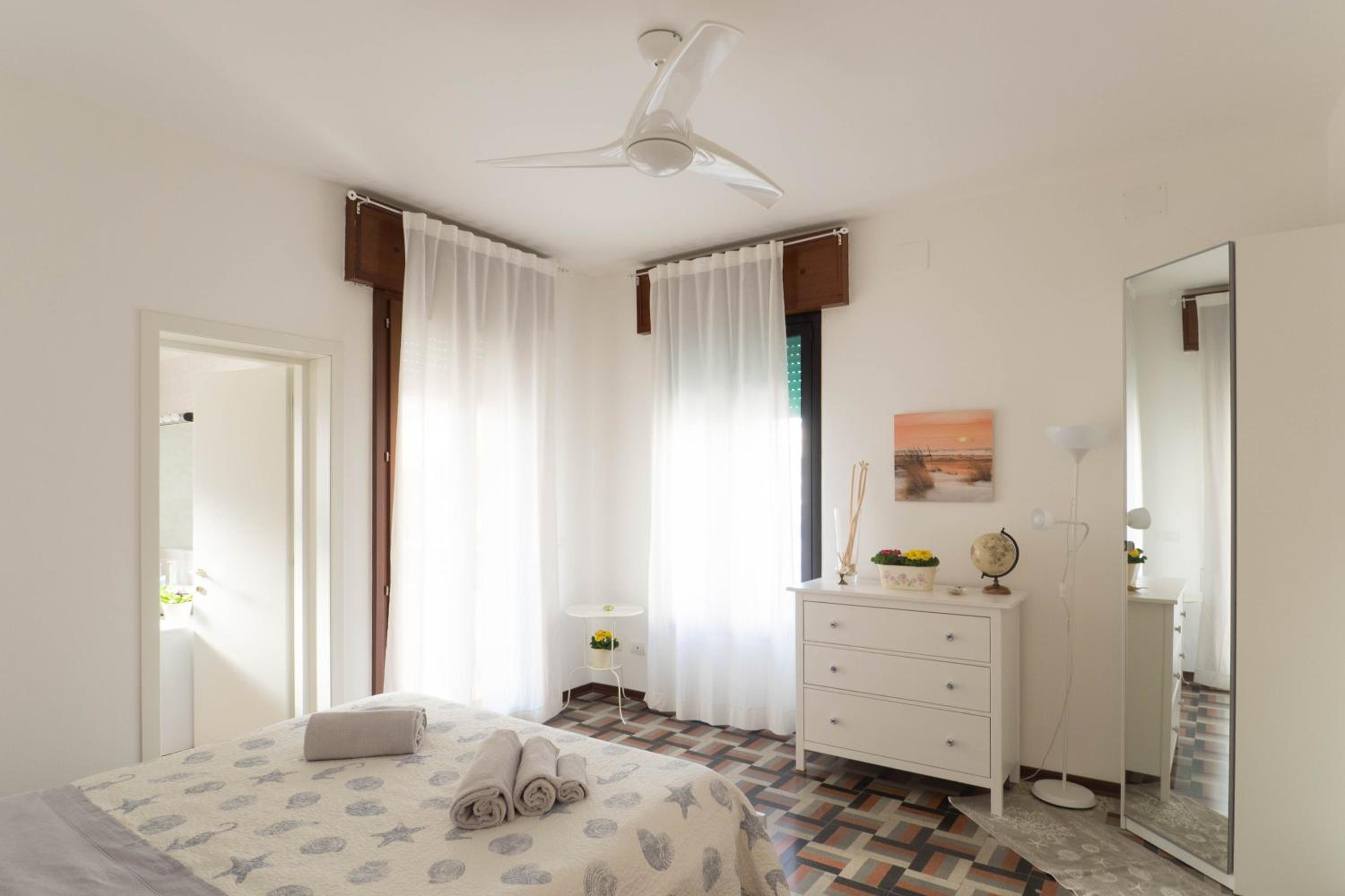 Apartment with Balcony photo 2