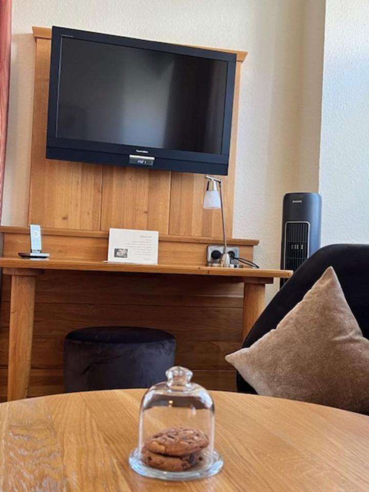 Budget Double Room photo 2