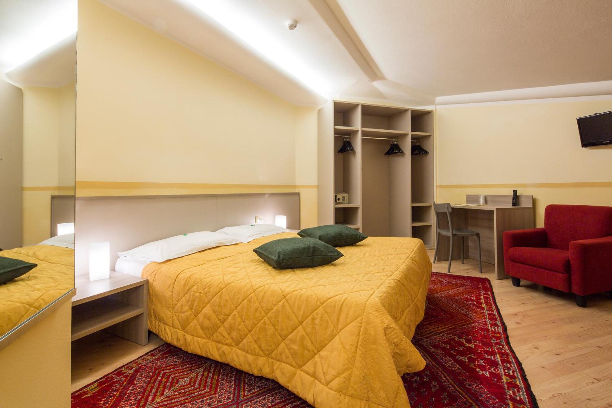 Double or Twin Room photo 2