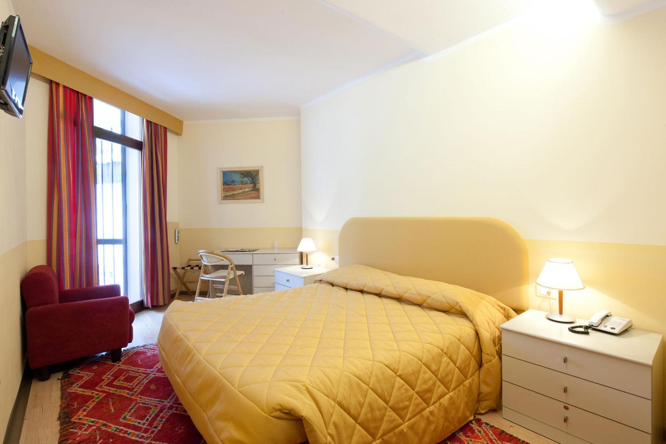 Double or Twin Room photo 3