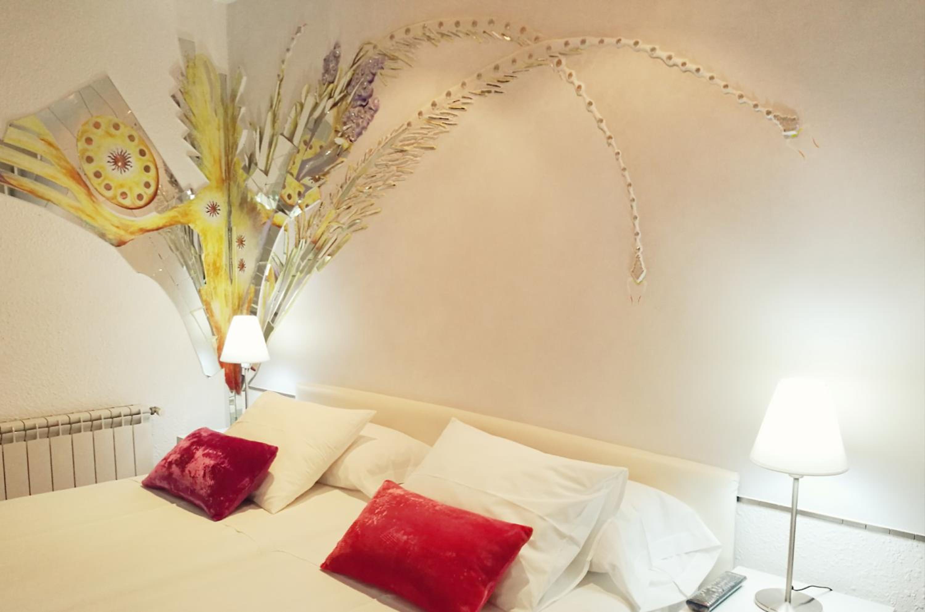 Double Or Twin Room With Private Sink And Shared Bathroom  photo 3