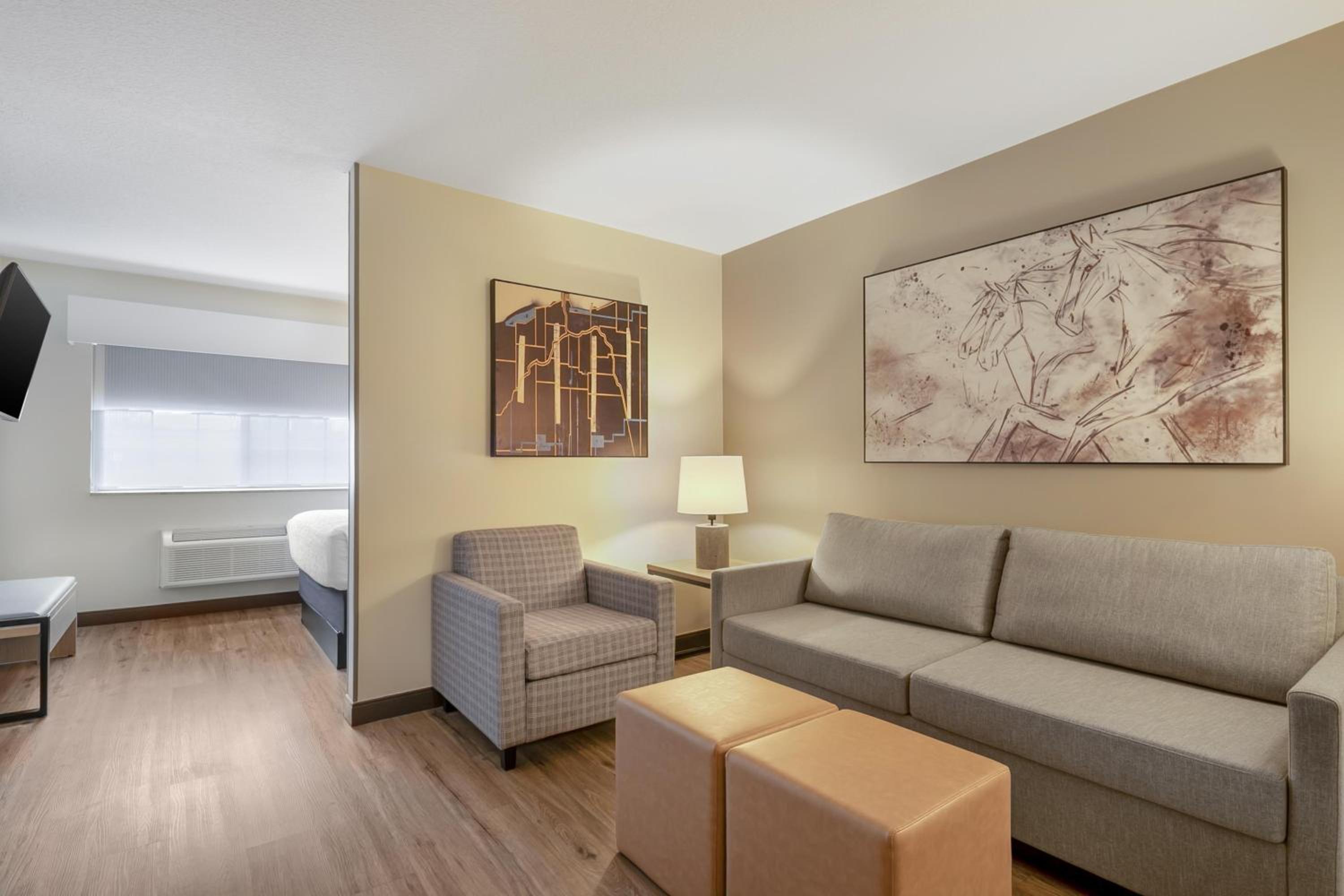 Queen Suite - Photo 5