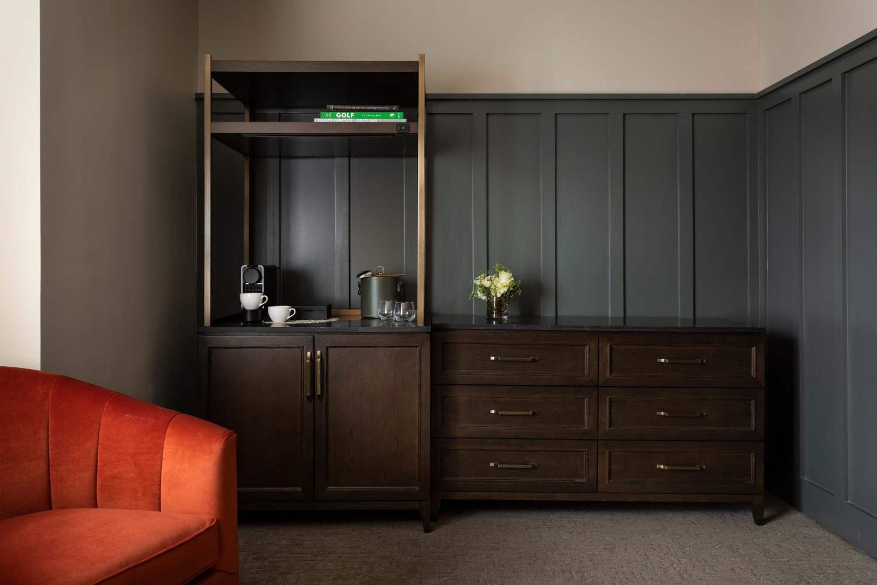 Deluxe Queen Room with Two Queen Beds photo 2
