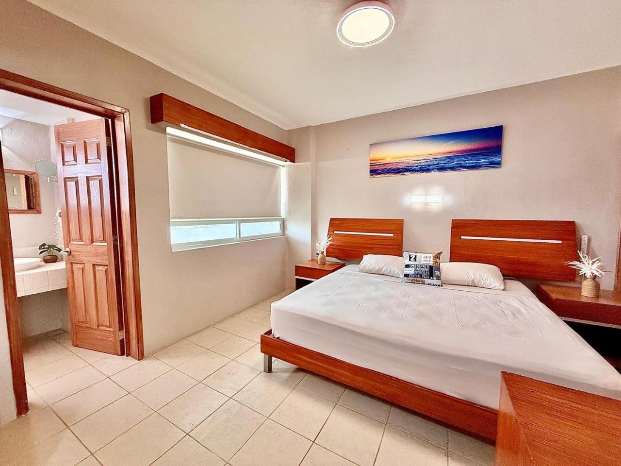 Two-Bedroom Deluxe Apartment with Balcony photo 2