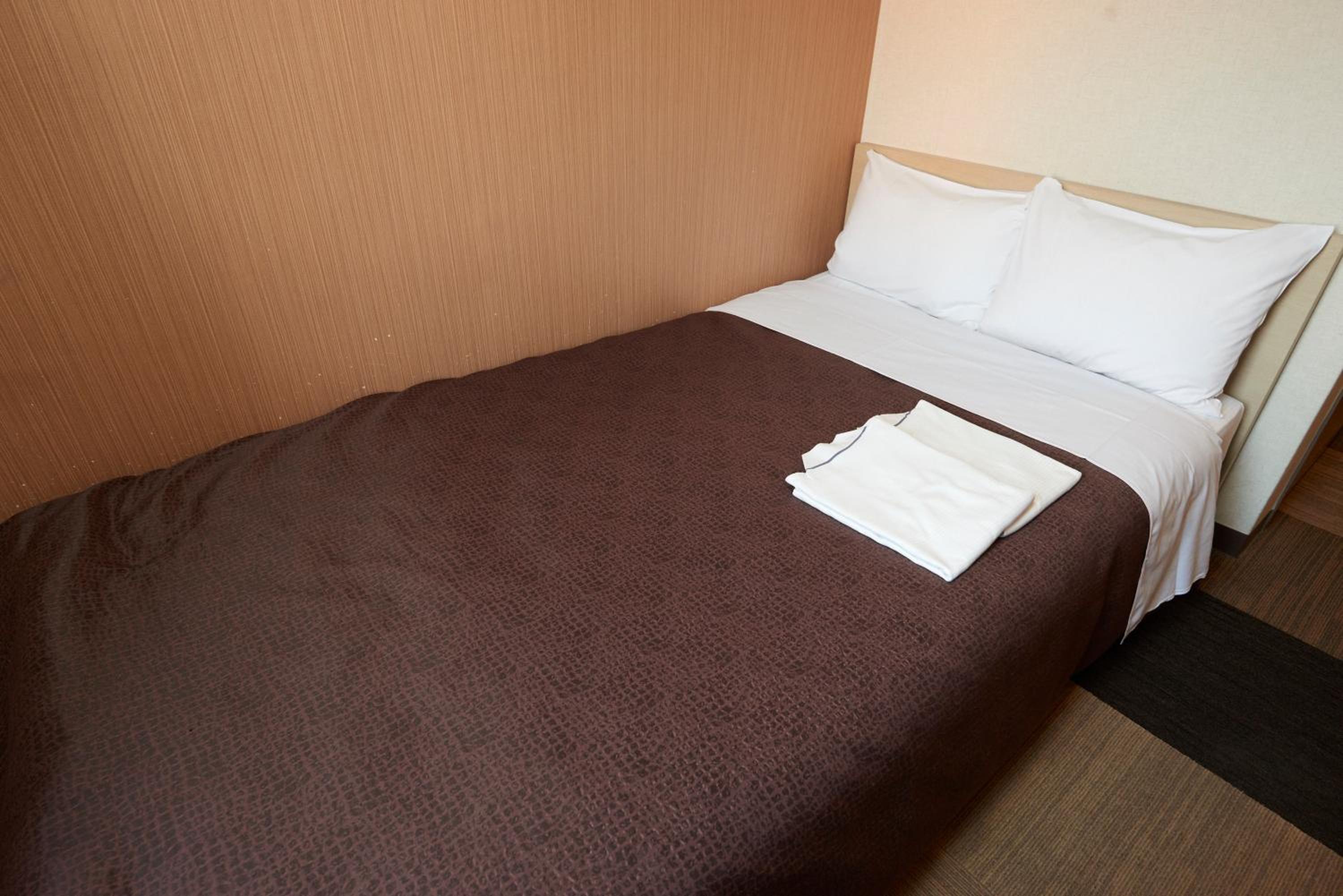 Double Room with Small Double Bed - Non-Smoking photo 3