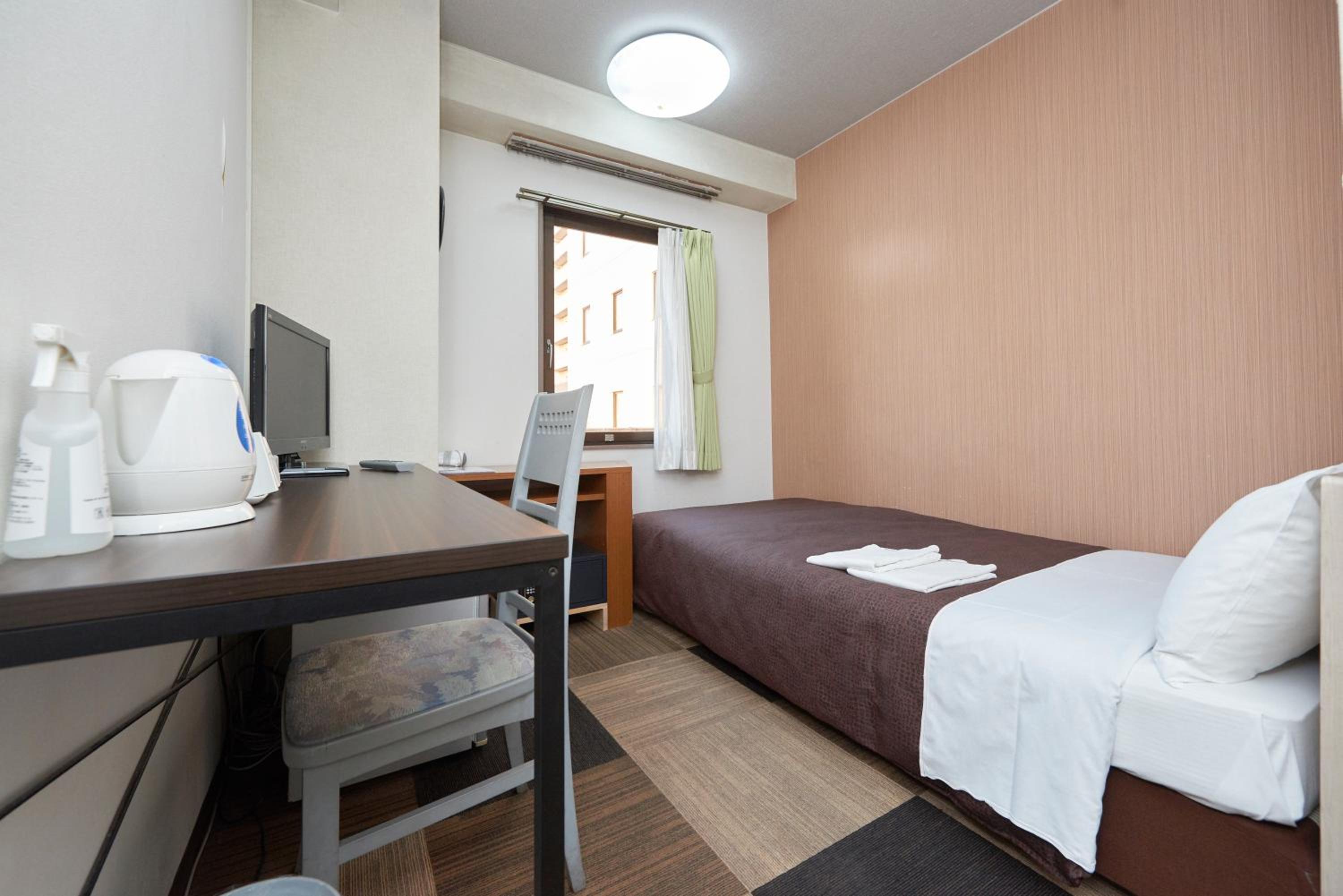Double Room with Small Double Bed - Non-Smoking photo 2