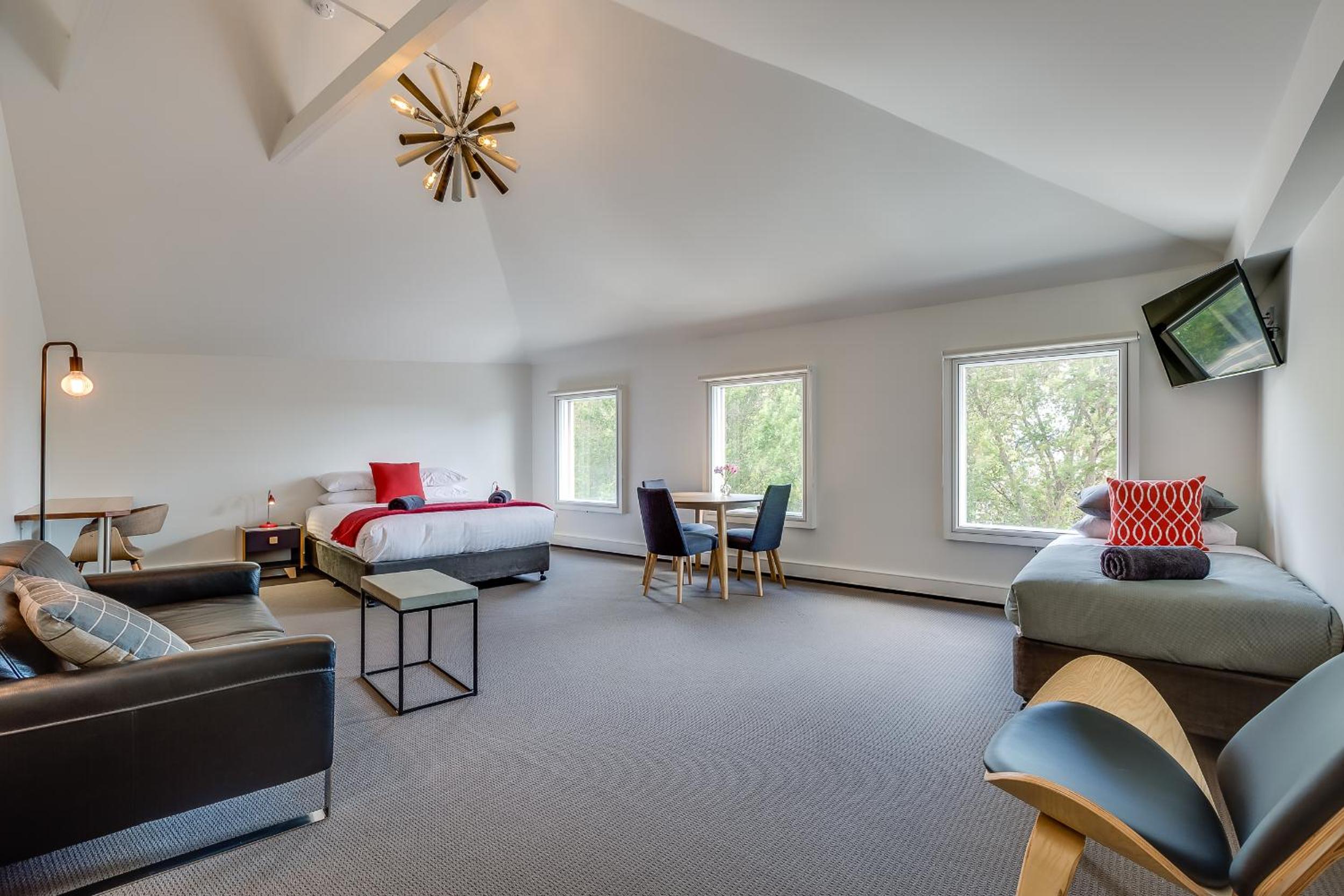 the SALAMANCA KING - Apt 1