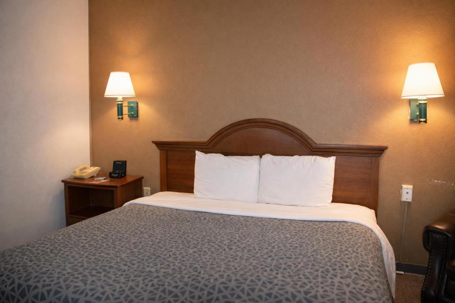 Deluxe King Room photo 3
