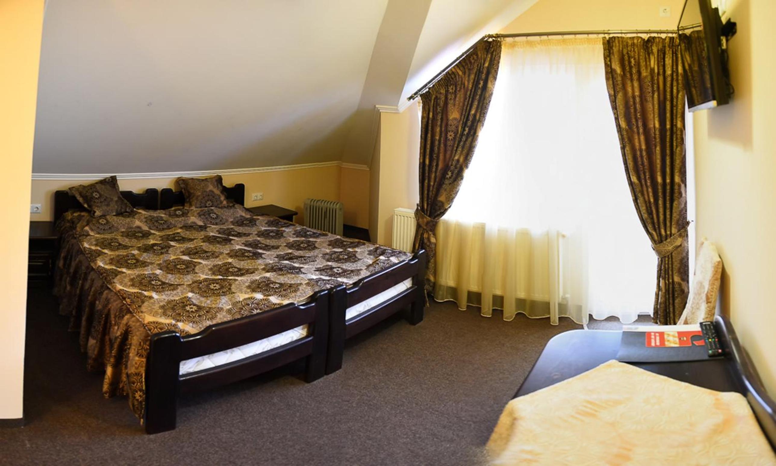 Budget Double Room photo 3
