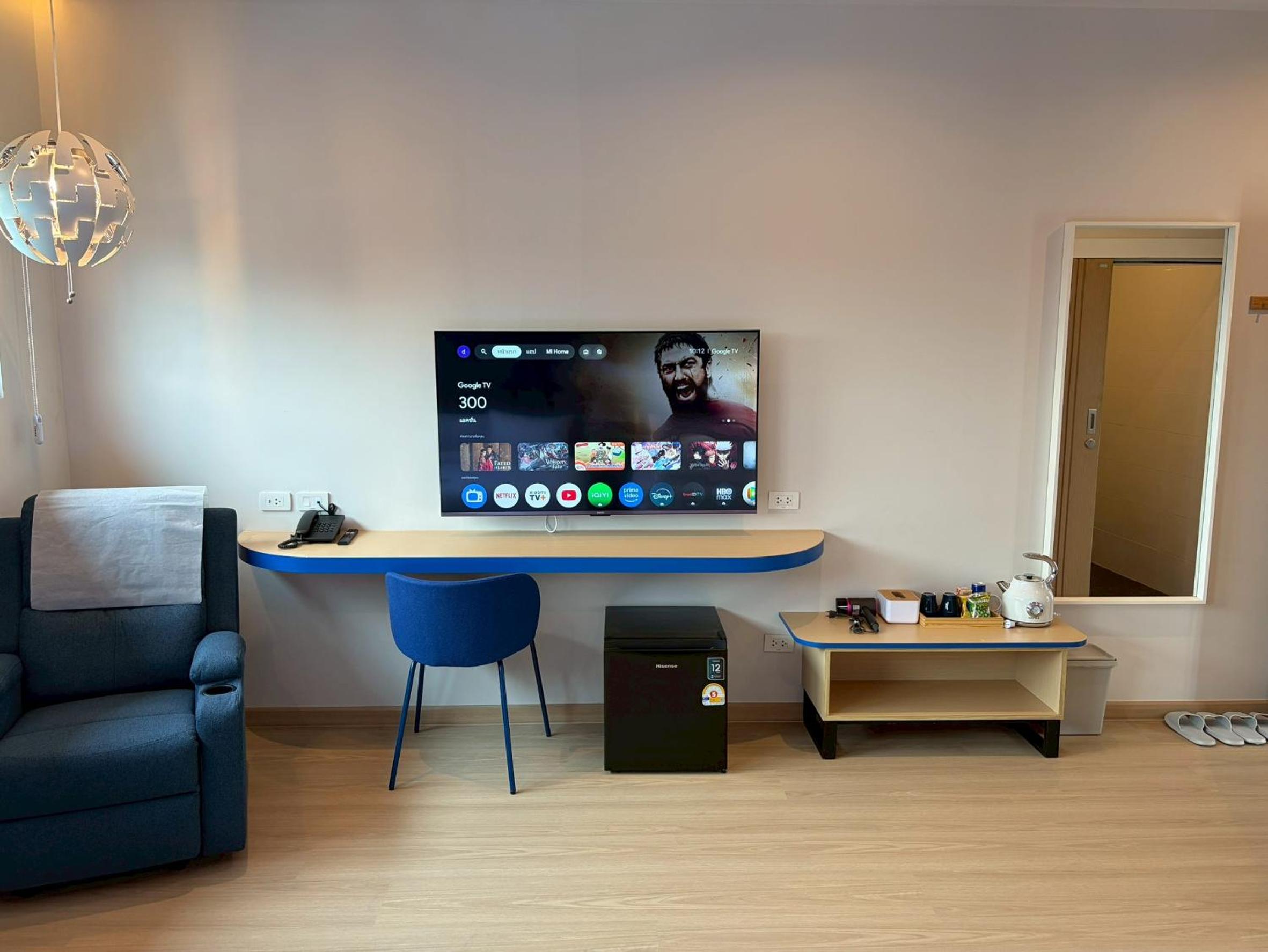 Family Room photo 3