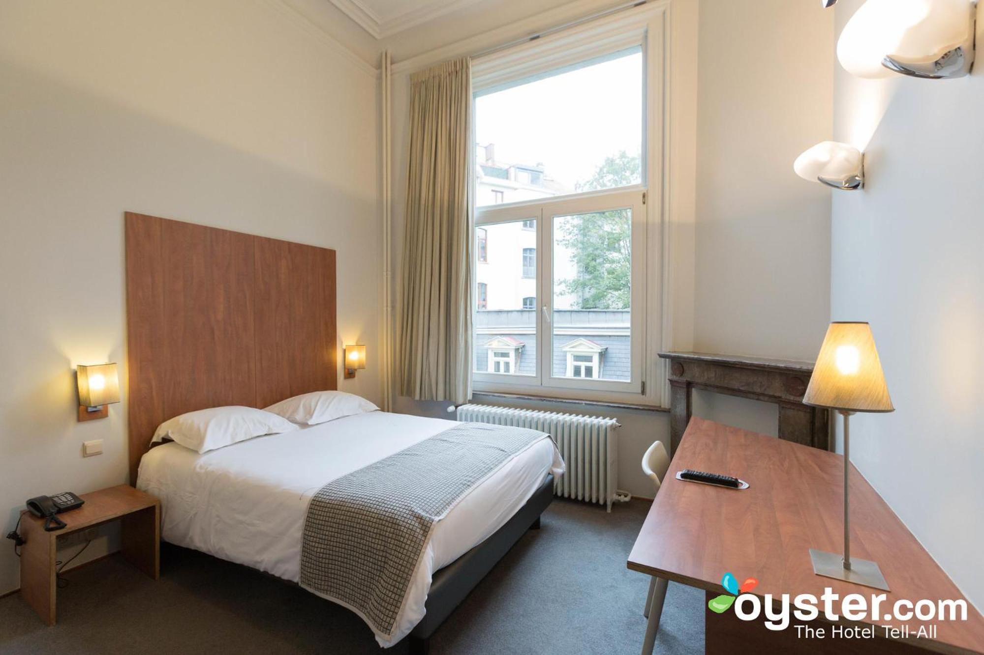 Double Room - Photo 8