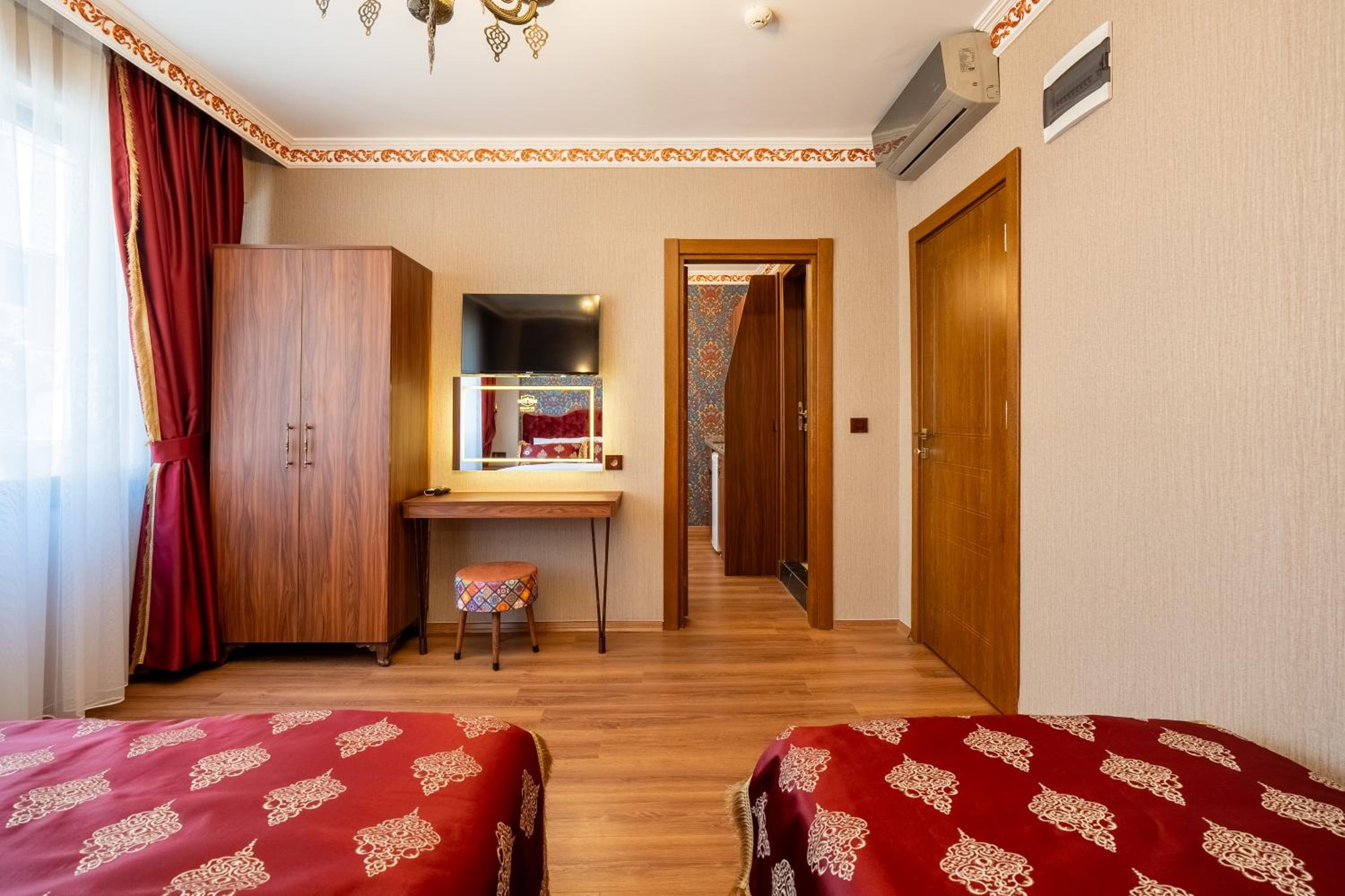 Deluxe Apartment photo 1