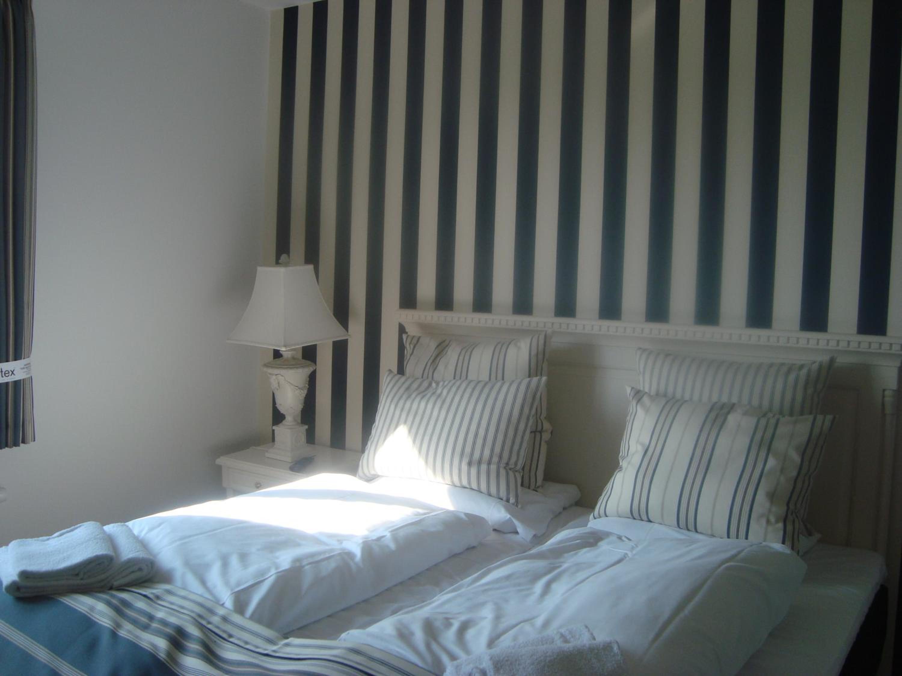 Standard Double or Twin Room - Photo 5