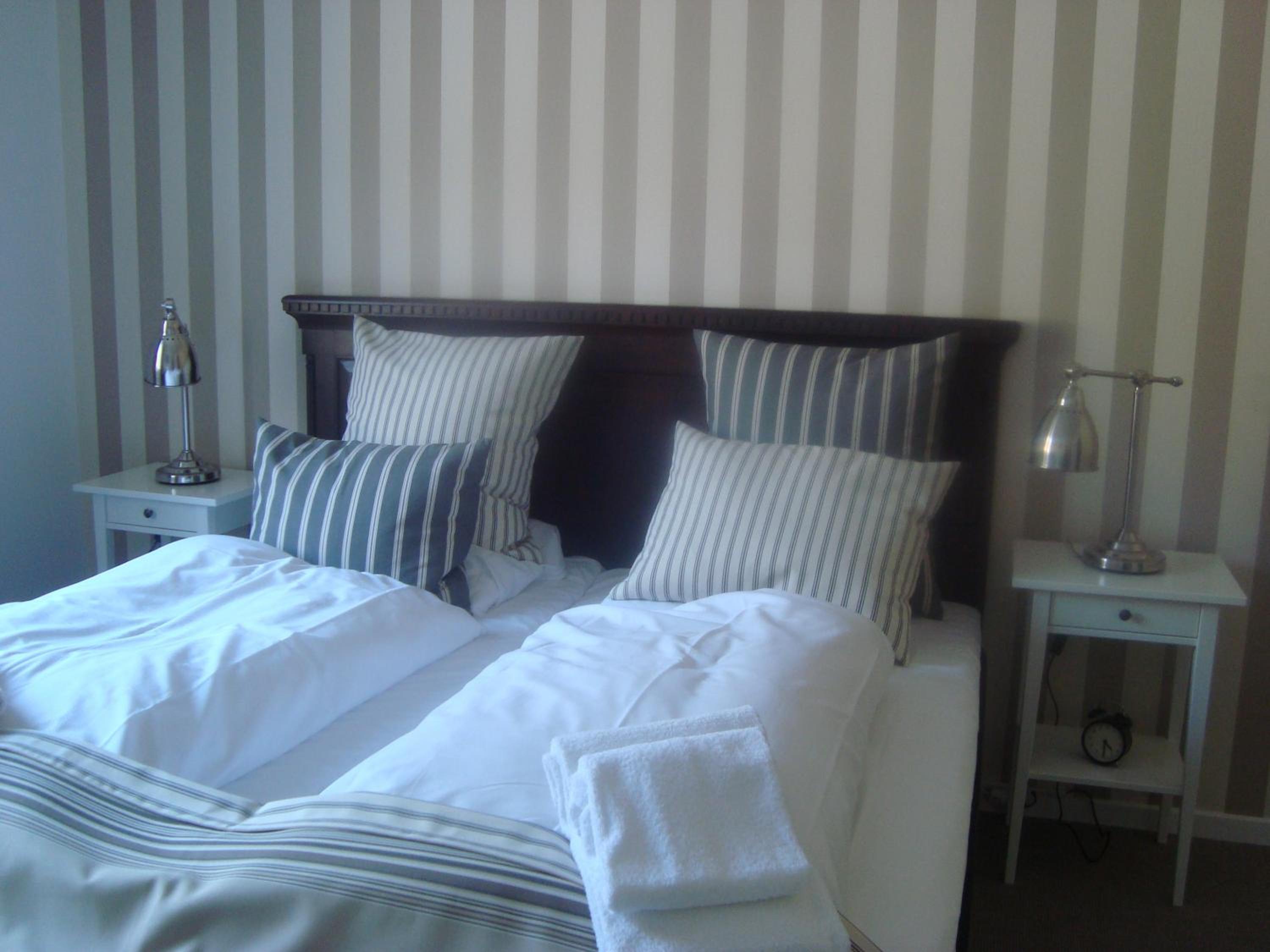 Standard Double or Twin Room - Photo 6