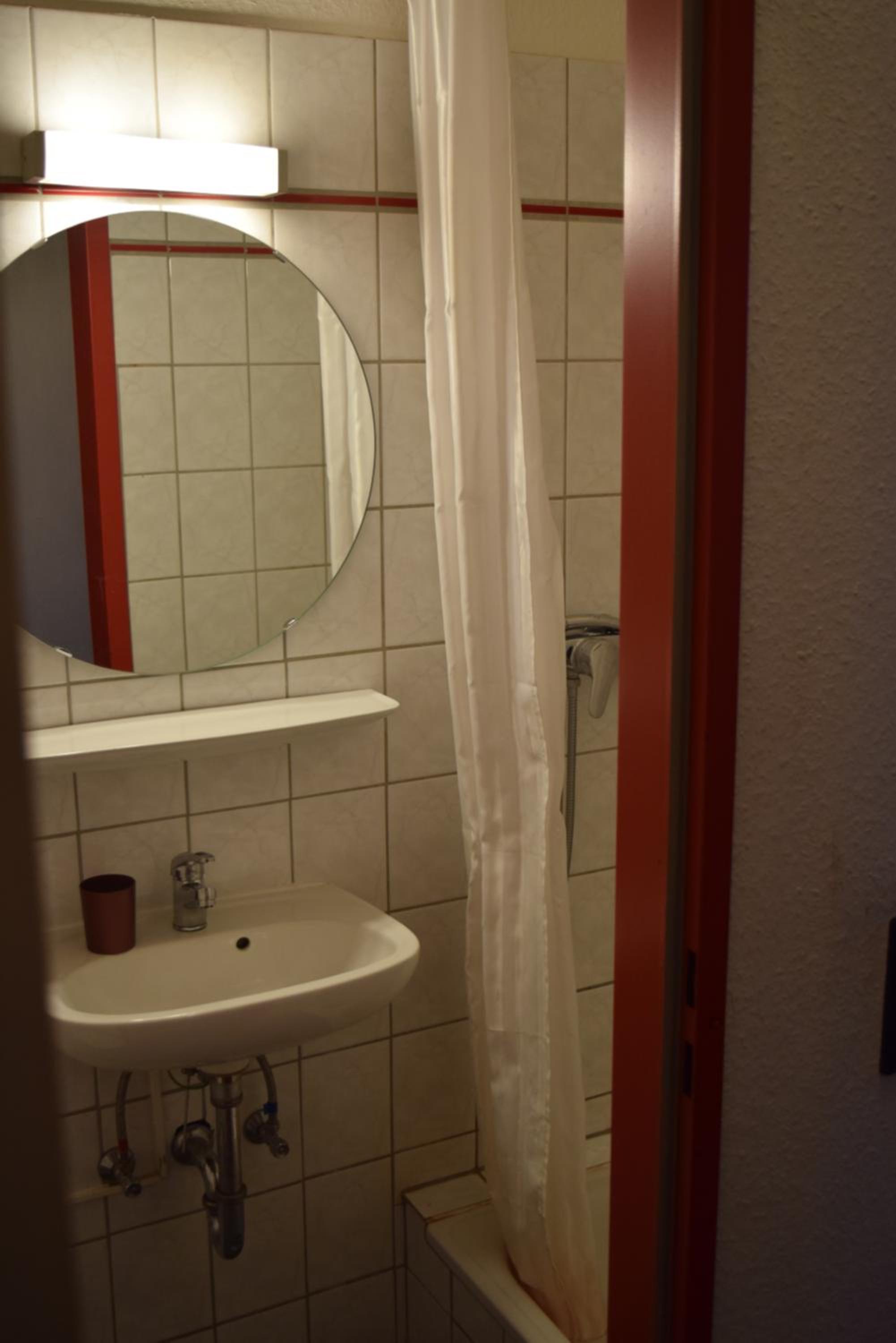 Basic Single Room photo 2