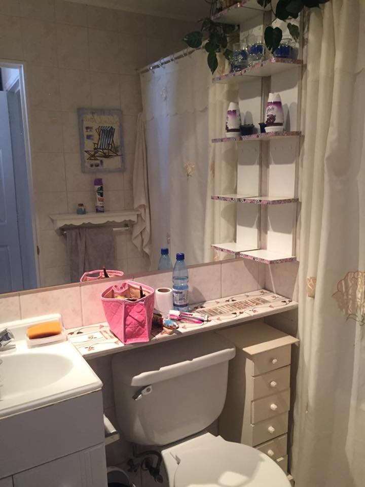 Single Room with Private Bathroom photo 3