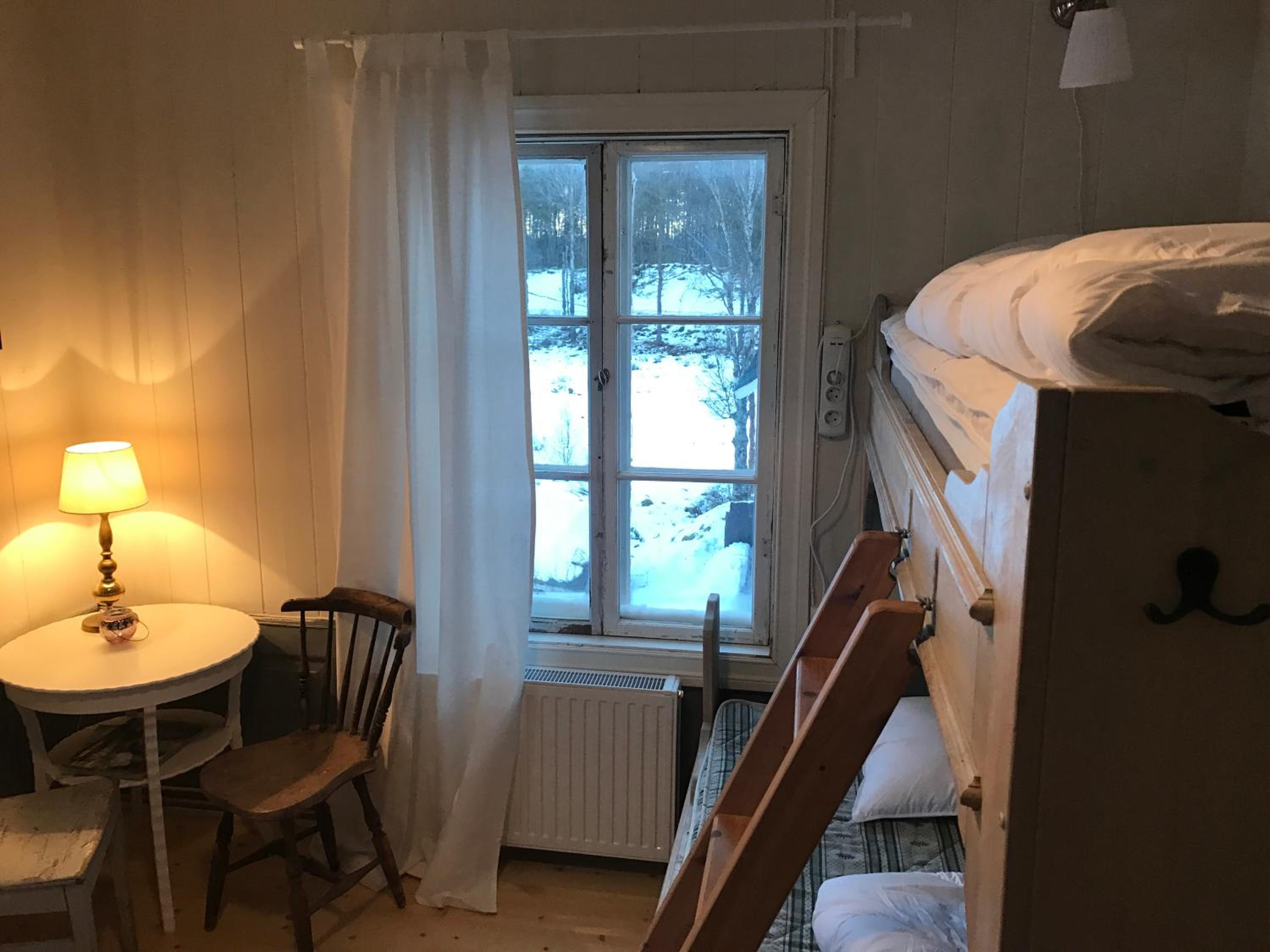 Quadruple Room with Shared Bathroom #10 photo 3