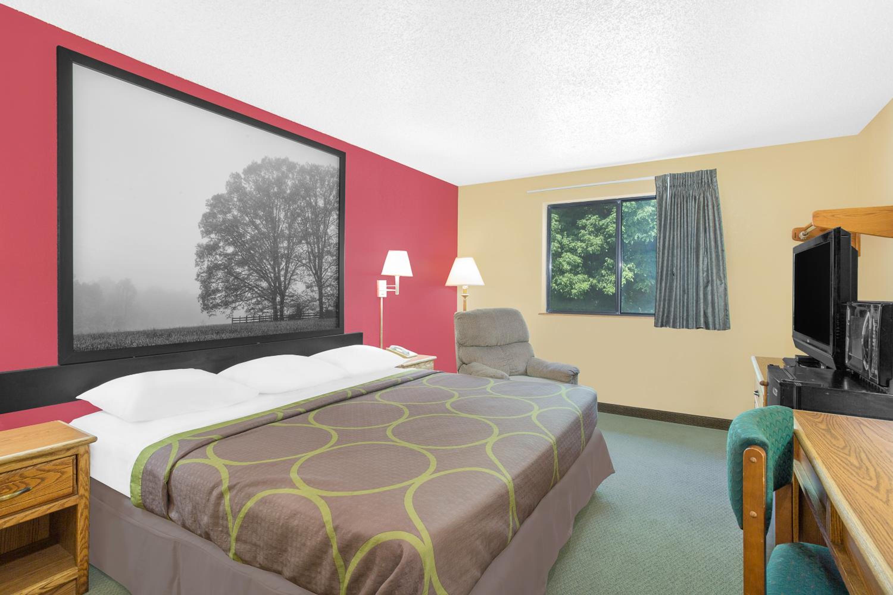Standard King Room - Smoking - Photo 4