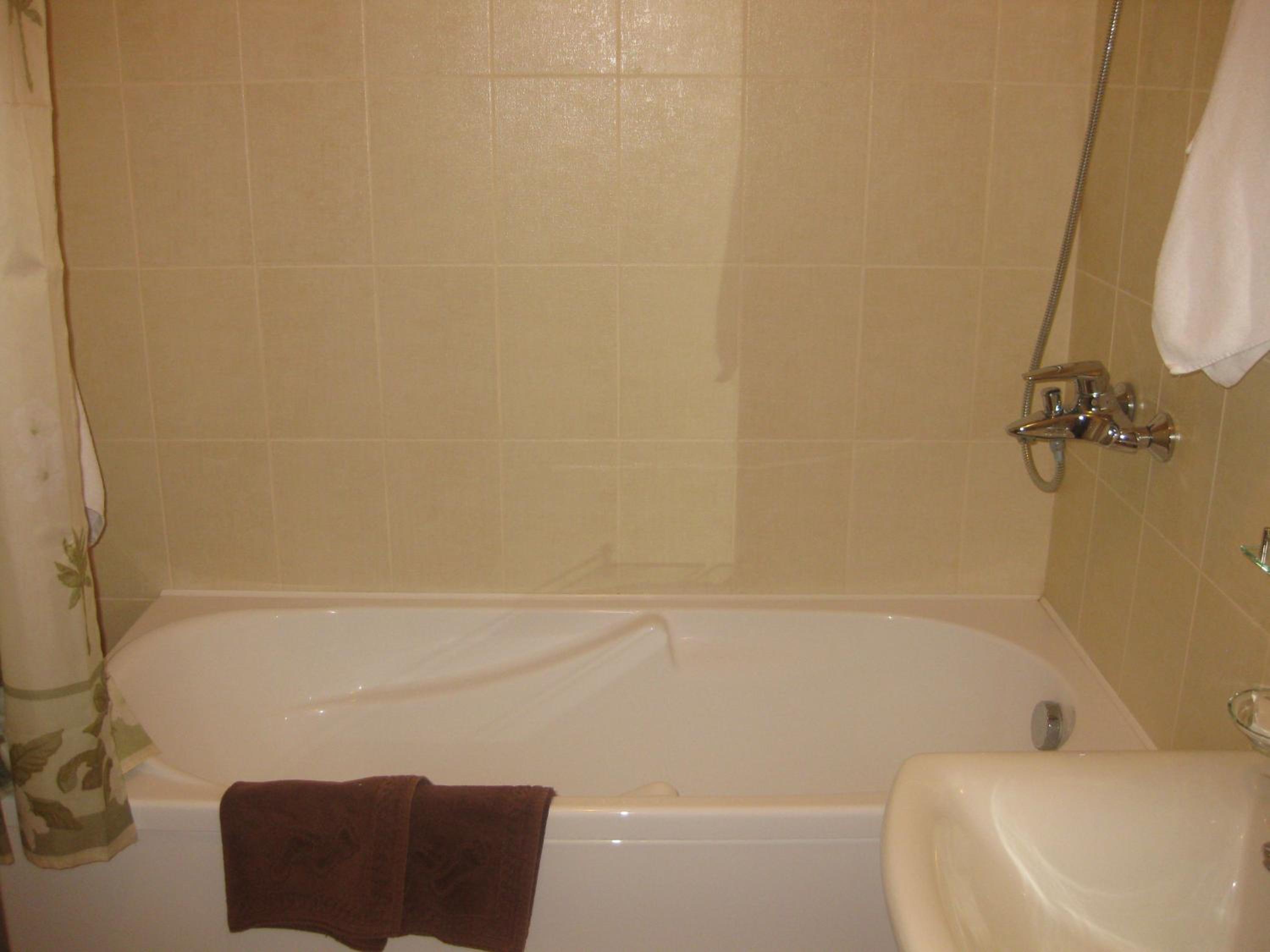 Standard Double or Twin Room photo 3