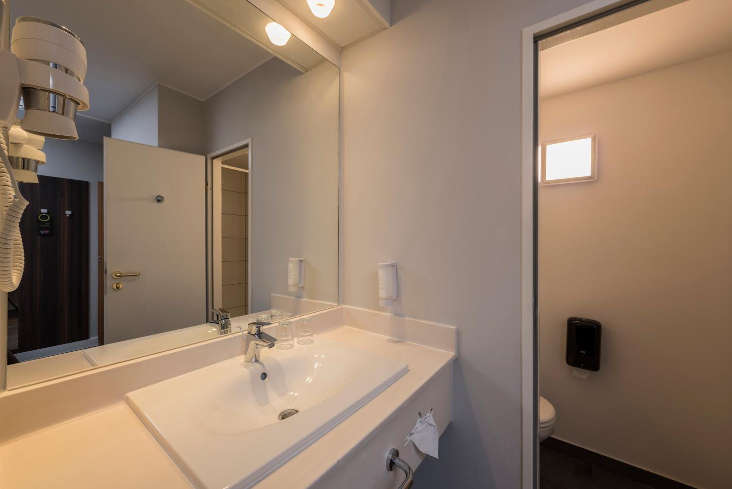 Standard Room - Photo 8