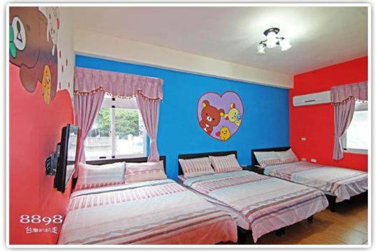 Standard Family Room photo 1