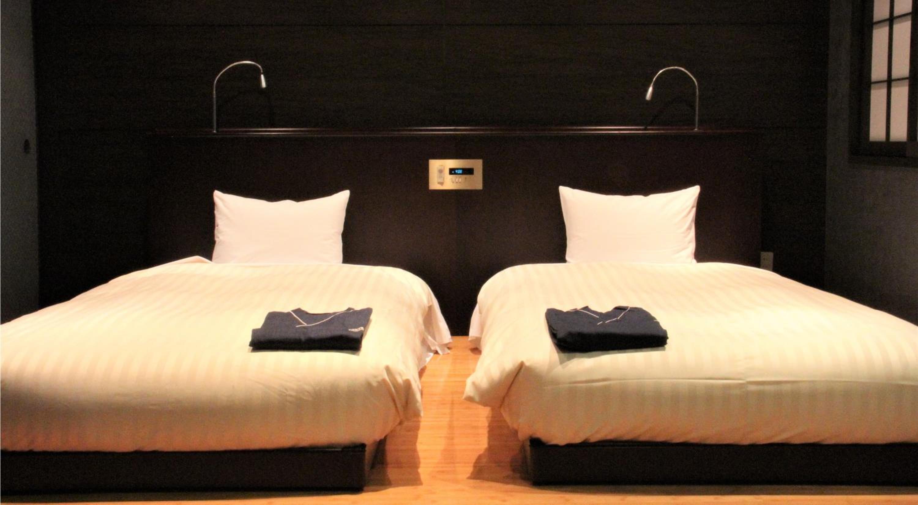 Modern Room - 2 Beds and 2 Sofabeds