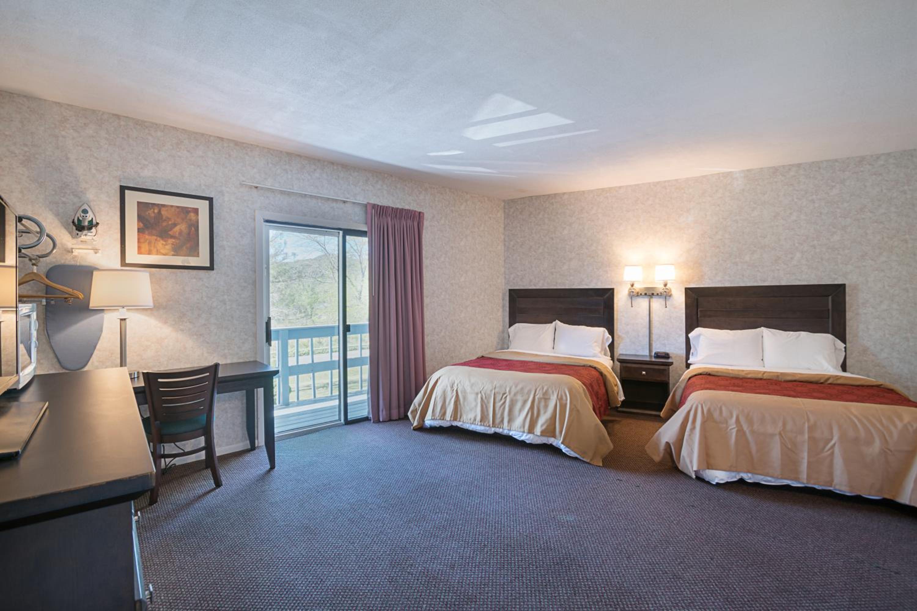 Double Room with Two Double Beds - Non-Smoking - Photo 3