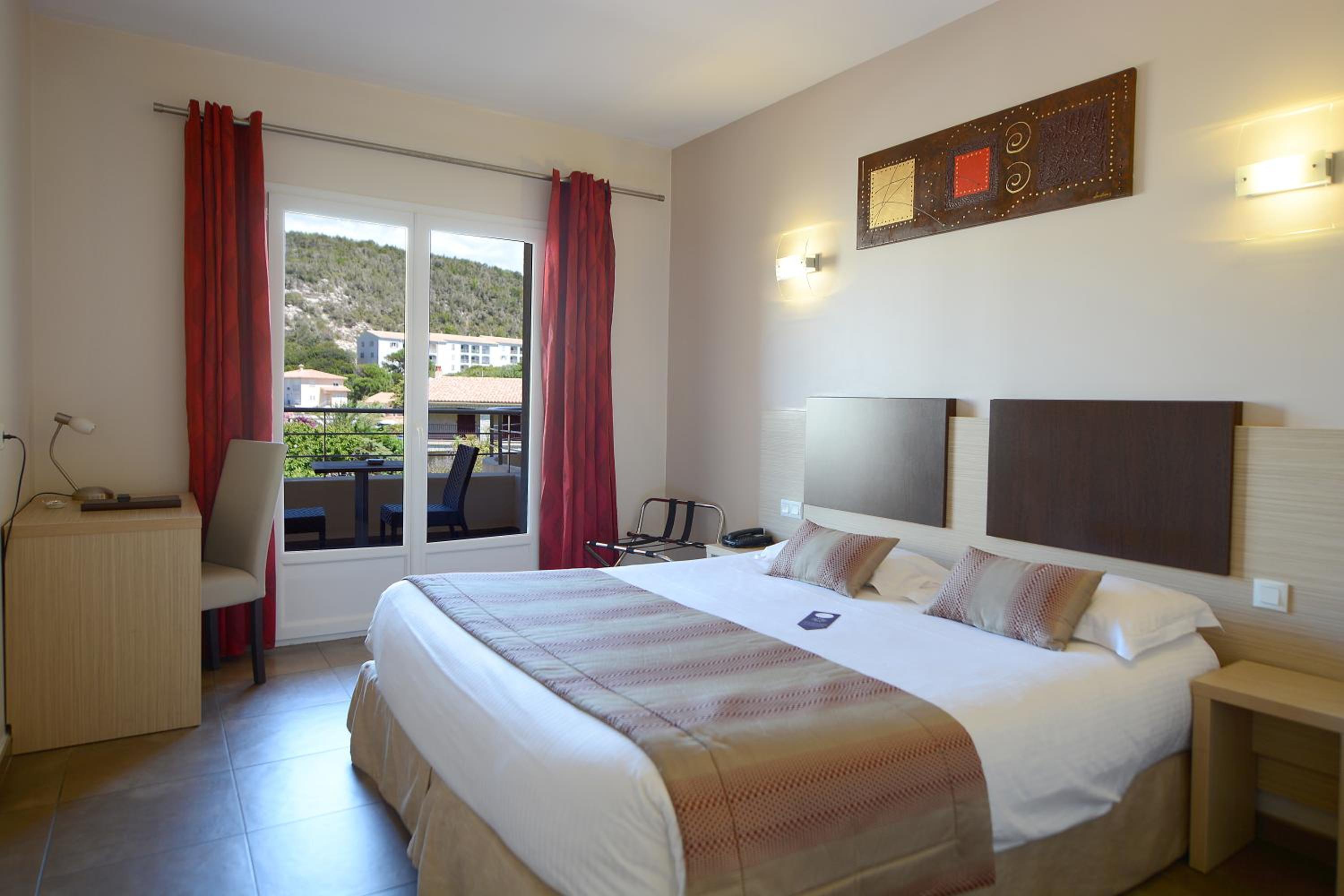 Double Room with Balcony - Photo 1
